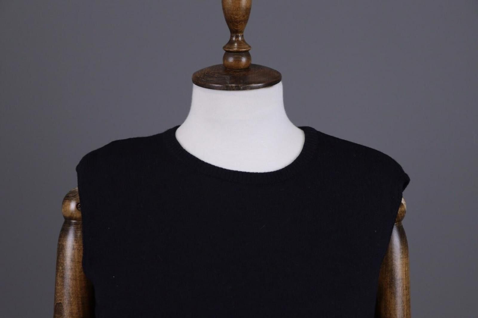 Escada Vintage Escada Black Floral Wool Knit Vest Sweater Size 40 Size M / US 6-8 / IT 42-44 - 2 Thumbnail