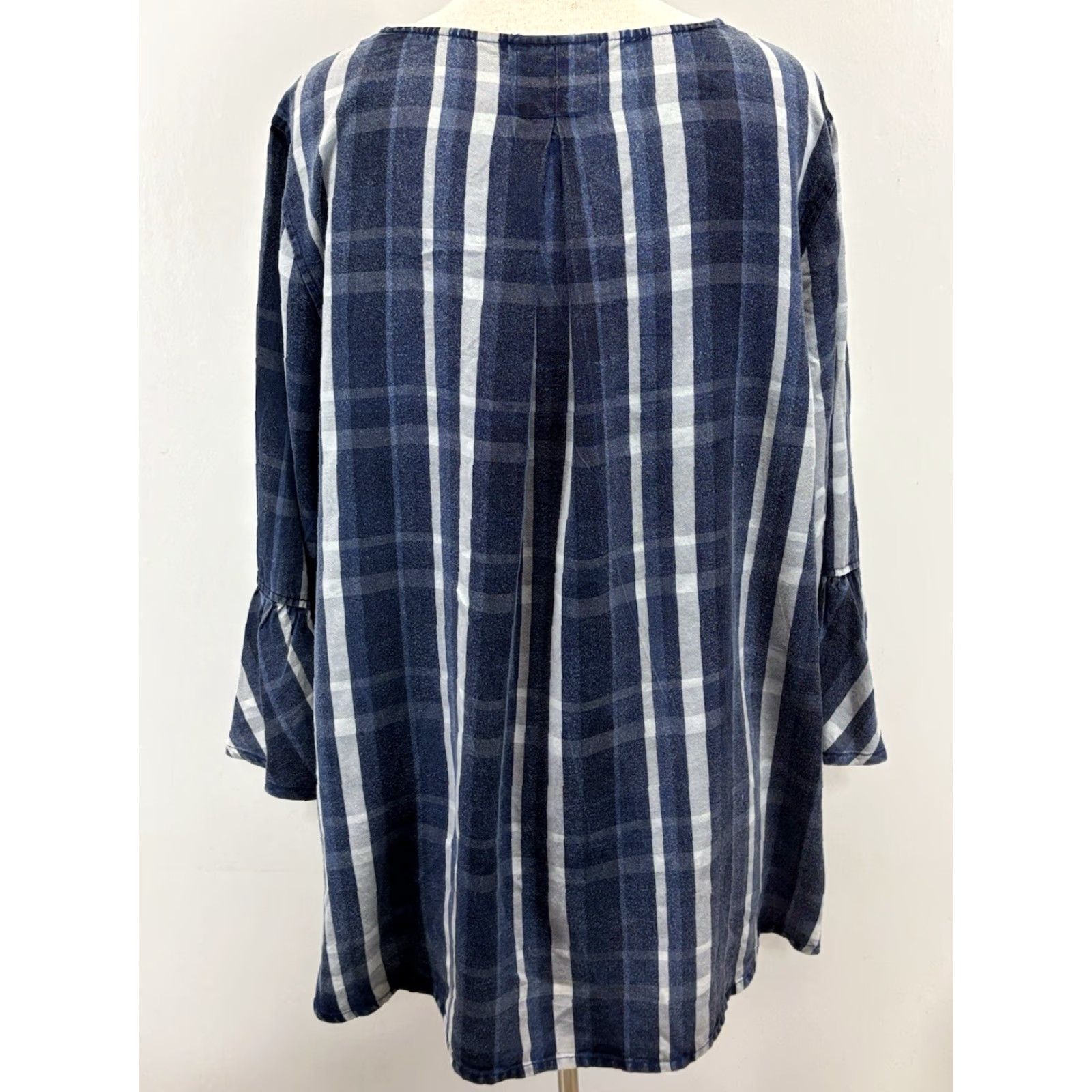 Vintage John Mark Bell Sleeve Blouse Women’s XL Blue Plaid Tencel 3/4 Sleeve Round Neck Pullover Casual Travel Vintage No Size XL / US 12-14 / IT 48-50 - 3 Thumbnail