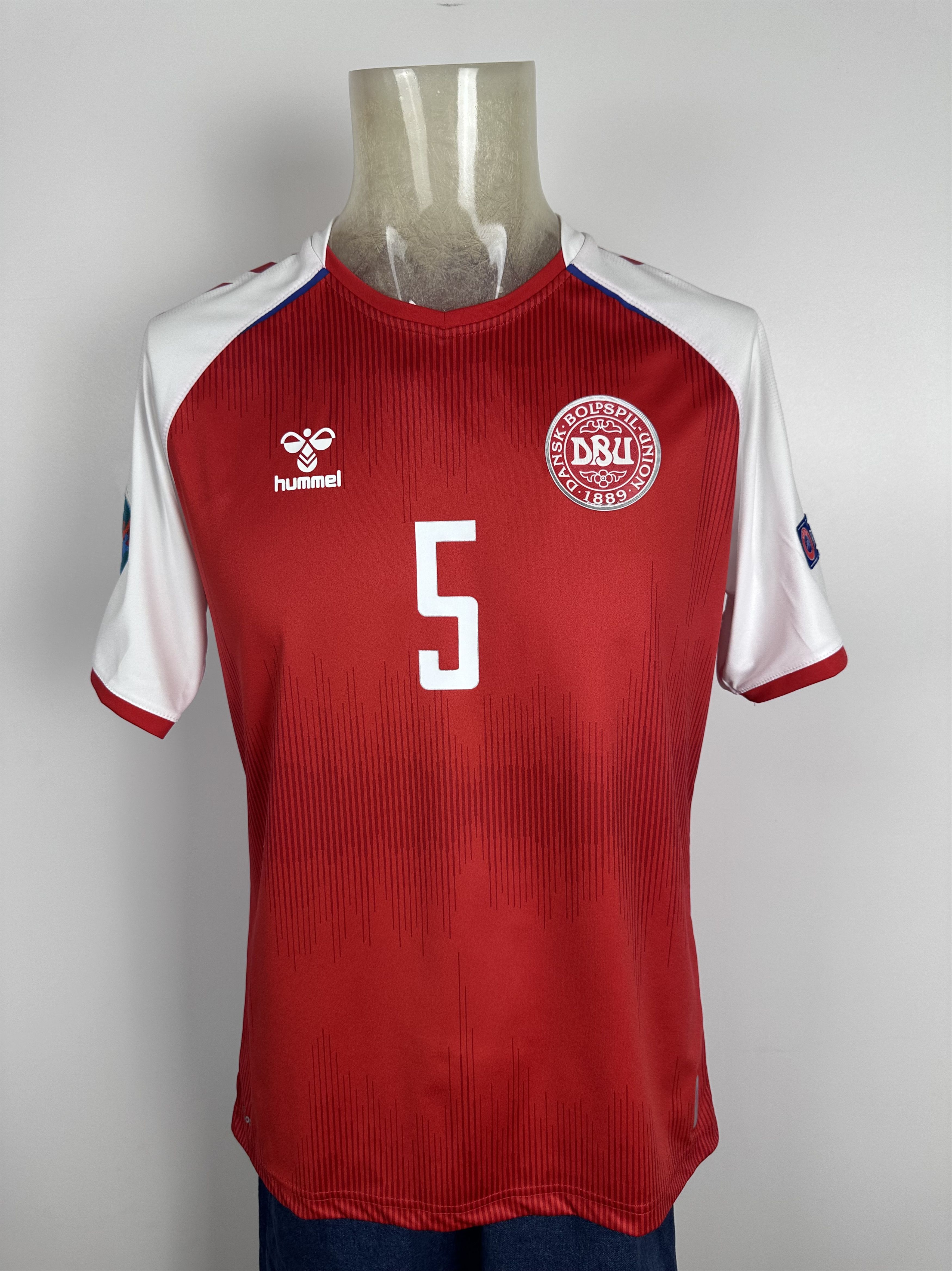 Hummel DENMARK 2021 2022 FOOTBALL SHIRT SOCCER JERSEY #5 MAEHLE Size US L / EU 52-54 / 3 - 4 Thumbnail