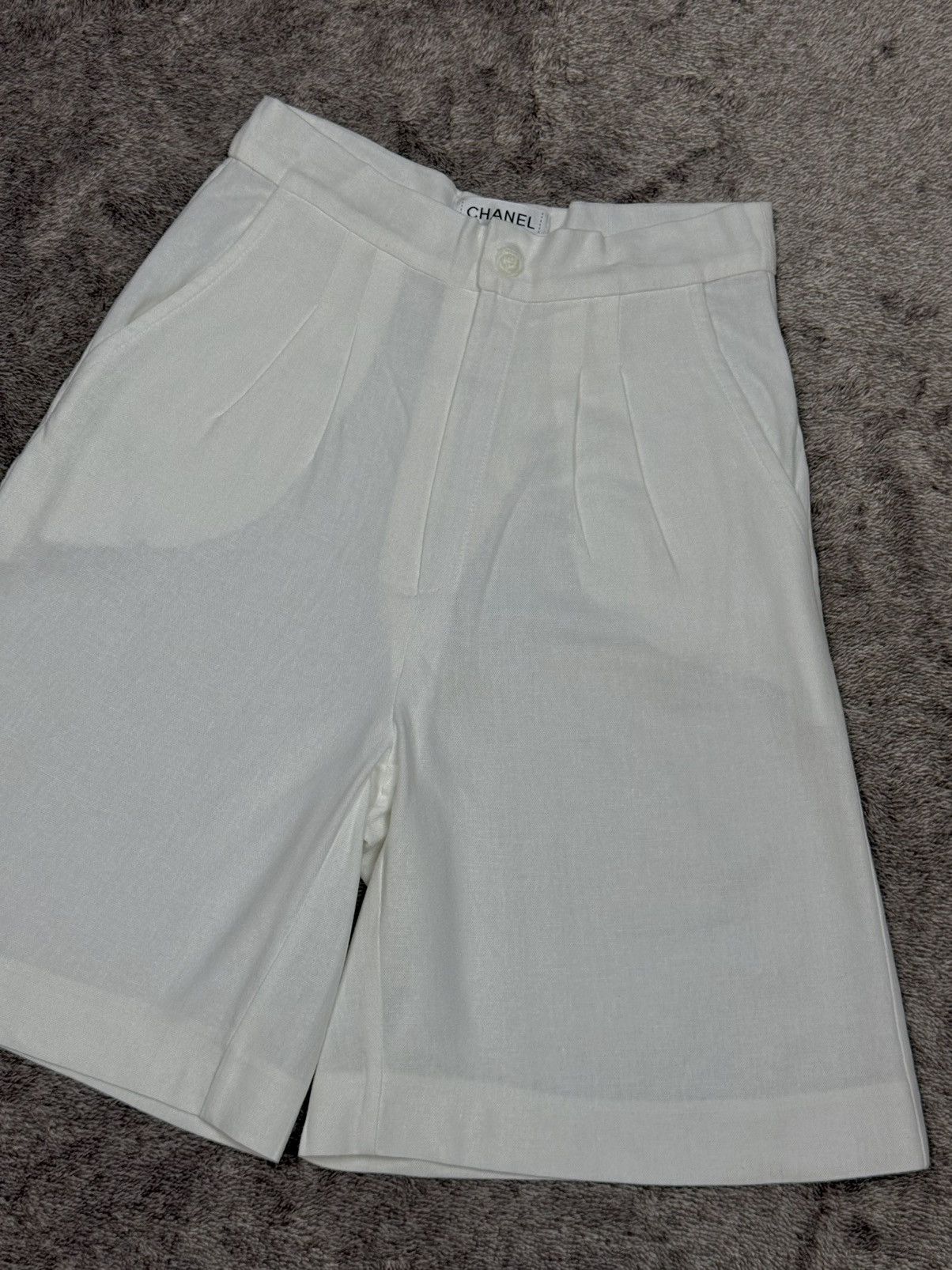 Chanel Chanel Off White Linen Textured Pleat Pocket Shorts Size 34 Size 24" / US 00 / IT 34 - 3 Thumbnail
