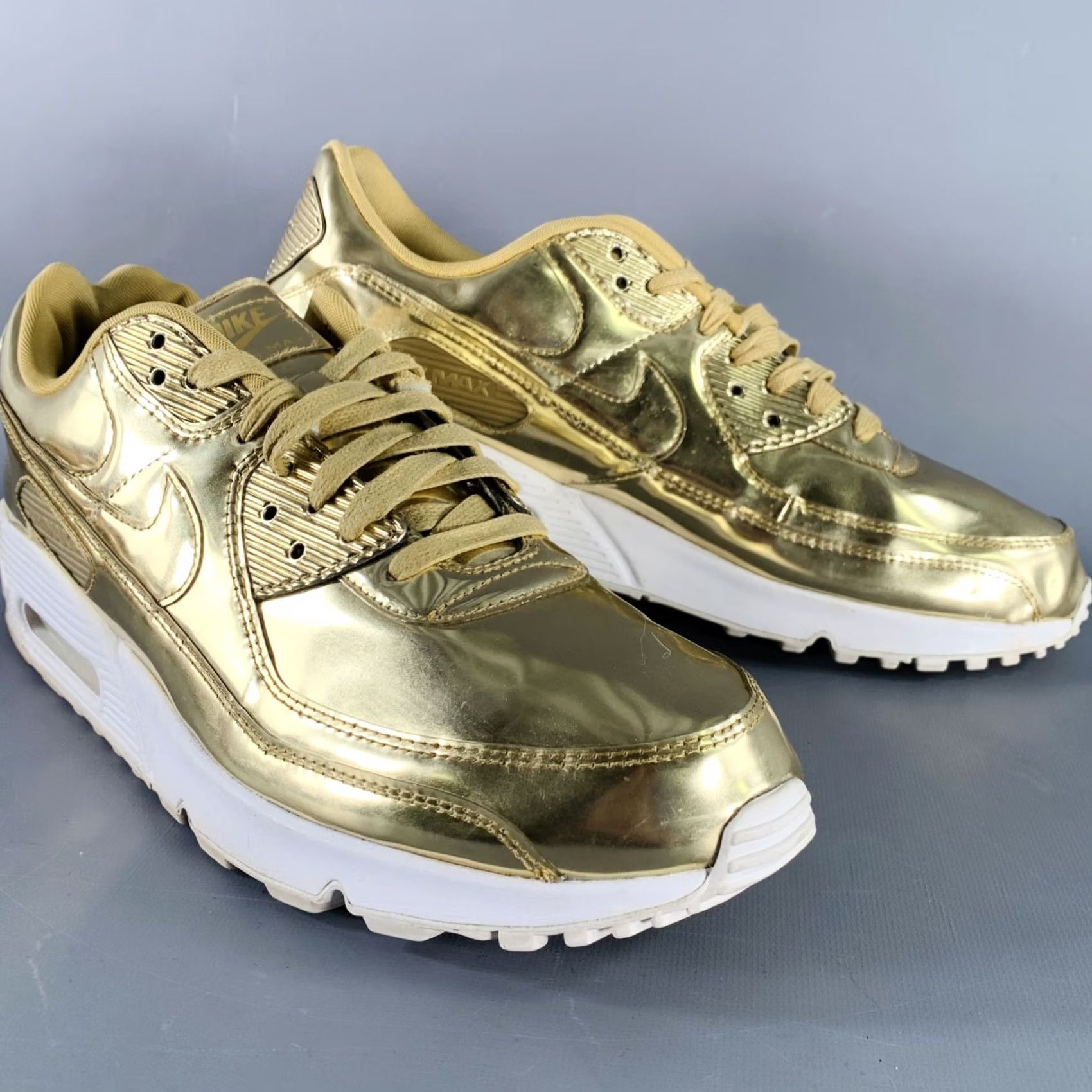 Nike NIKE 30th Anniversary Gold Metallic Low Top Sneakers 2020 Size 15.5 Size XXL / US 16-18 / IT 52-54 - 2 Thumbnail
