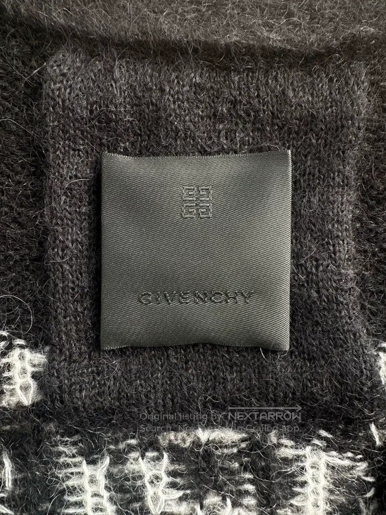 Givenchy Givenchy Mohair Logo printed V-neck single-breasted long-s Size US M / EU 48-50 / 2 - 8 Thumbnail