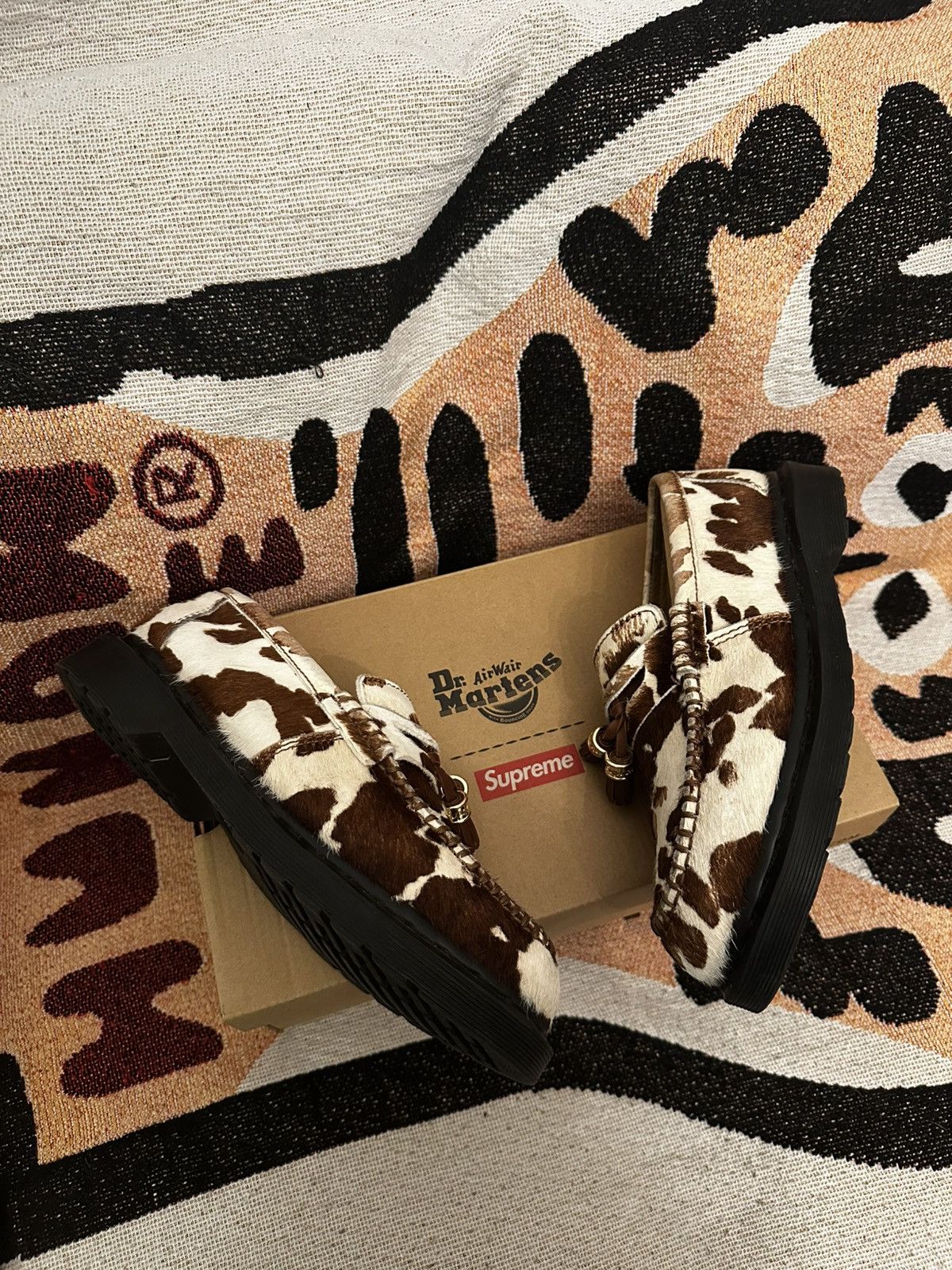 supreme×Dr. Martens ローファー COW Dr. Martens Penton Tassel Loafer Supreme Cow Print Men's