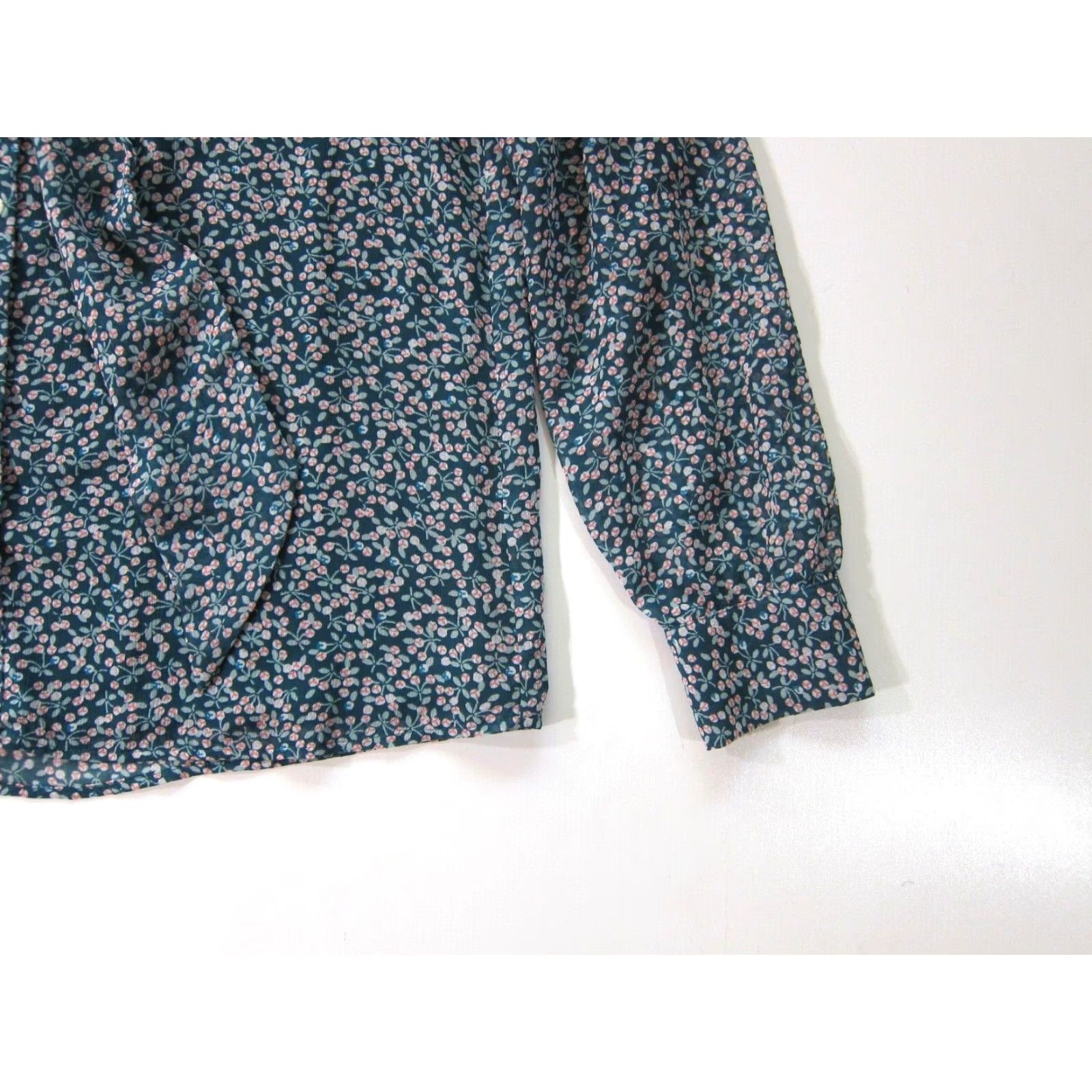 Ann Taylor VINTAGE Ann Taylor Loft Green Pink Floral Button Down Long Sleeve Blouse XS P Size XS / US 0-2 / IT 36-38 - 7 Thumbnail
