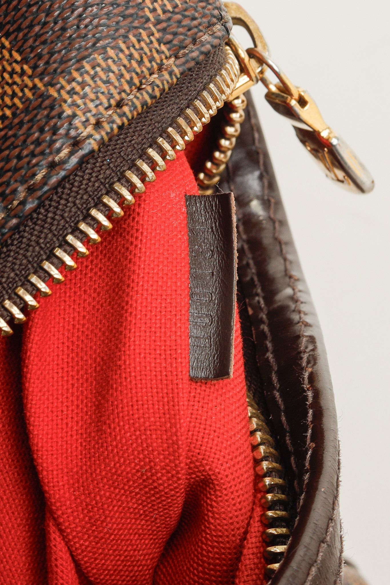 Louis Vuitton Louis Vuitton Bloomsbury GM Damier Ebene Canvas Shoulder Bag Size ONE SIZE - 14 Thumbnail