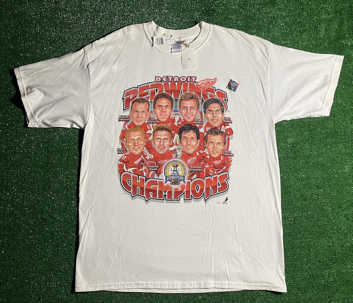 image of Gildan x Nhl Detroit Redwings Champions 2002 Stanley Cup T-Shirt in White, Men's (Size XL)