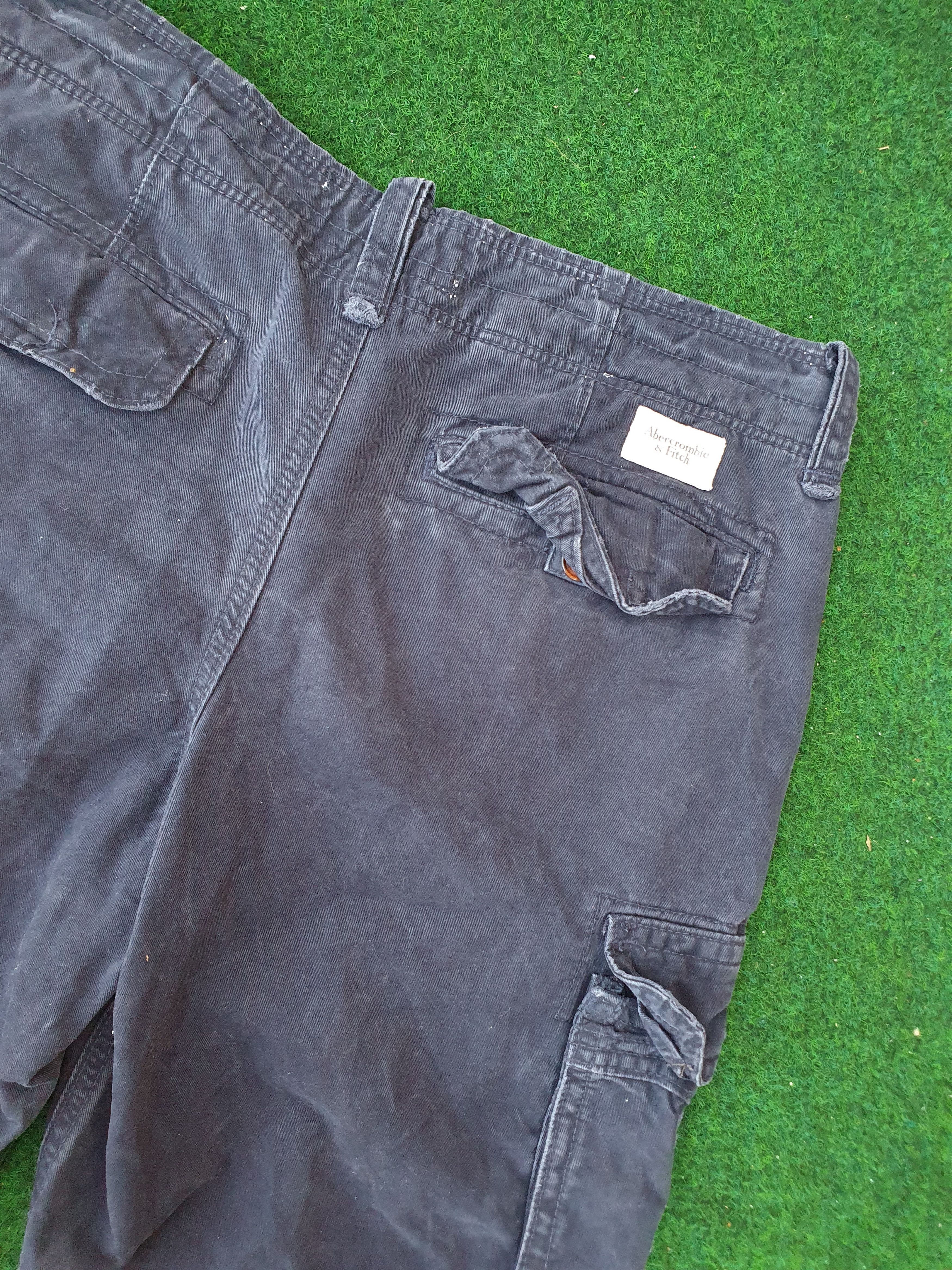 Abercrombie & Fitch Abercrombie & Fitch Heavy Cargo Shorts Size 33 Size US 33 - 15 Thumbnail