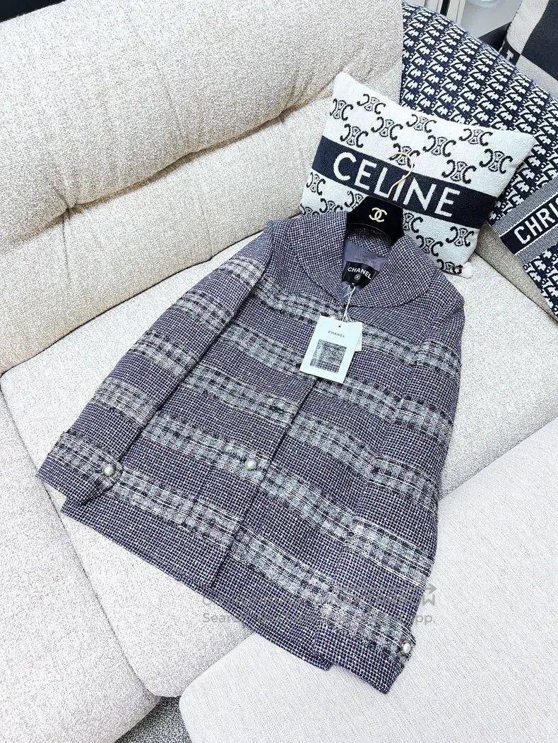 Chanel Chanel 17P purple lapel striped tweed jacket Size XS / US 0-2 / IT 36-38 - 2 Thumbnail