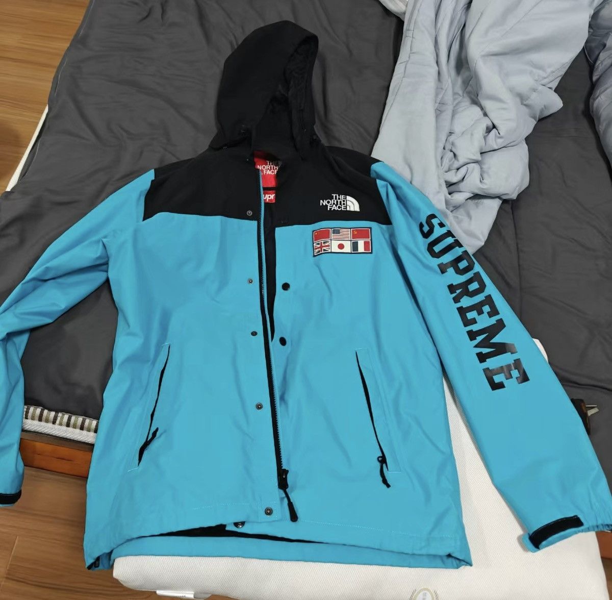 Supreme × The North Face Supreme tnf north face teal flag expedition coach Jacket Size US L / EU 52-54 / 3 - 1 Thumbnail