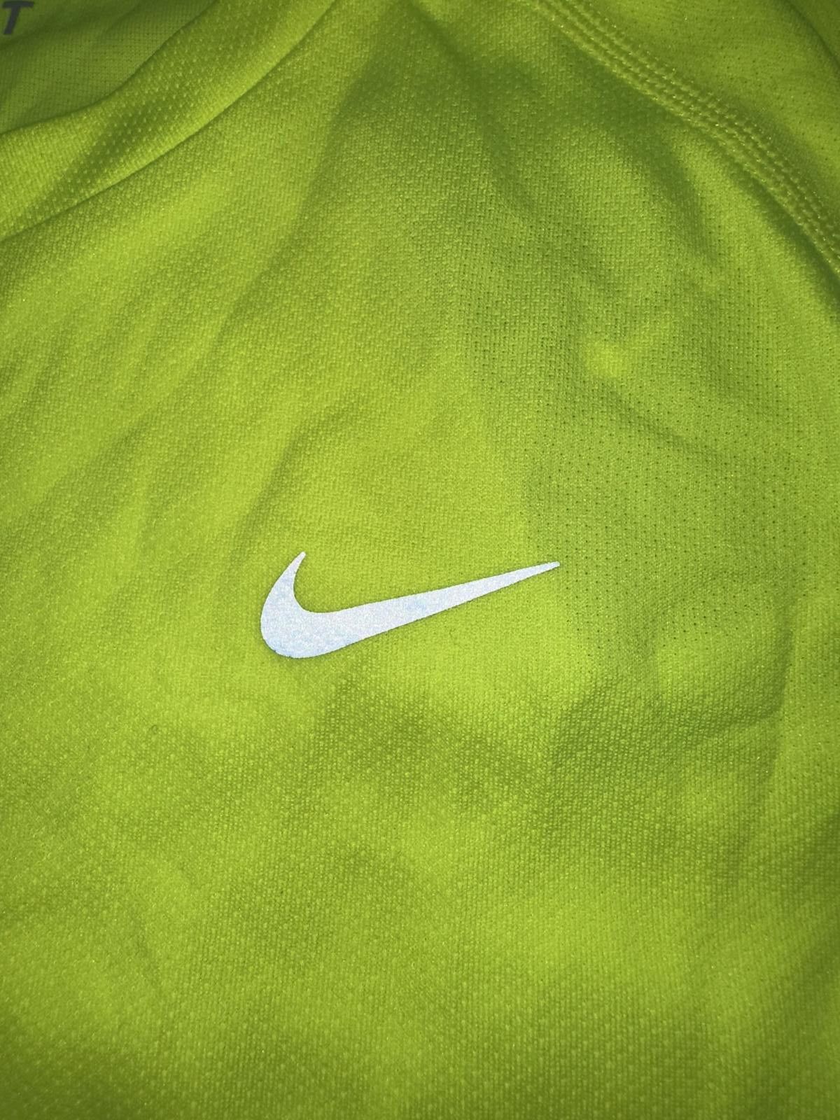 Nike Nike Men’s Miler UV 40 Running Training Dri-Fit Volt T-Shirt Size US S / EU 44-46 / 1 - 5 Thumbnail