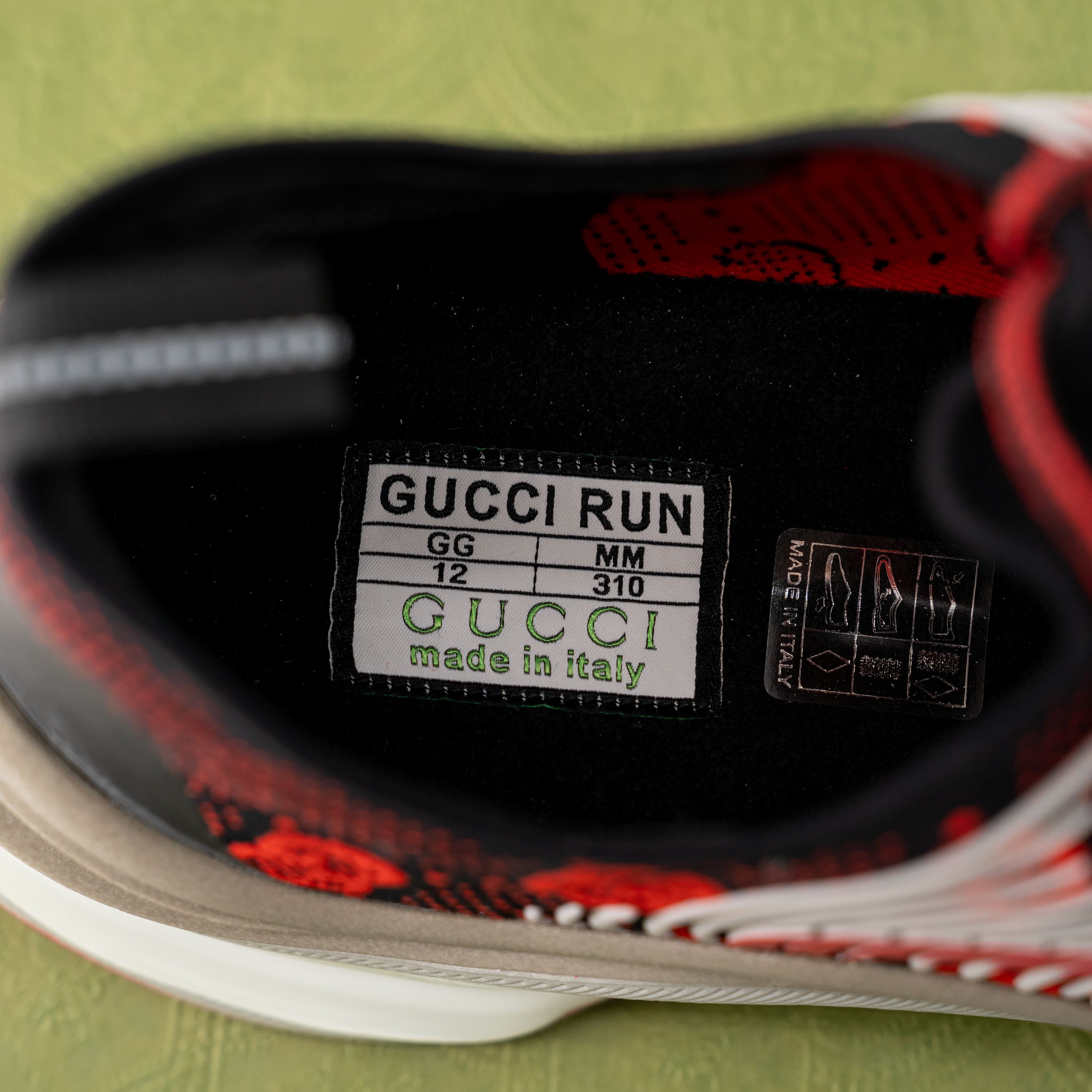 Gucci 12G - Gucci Run Sneaker Black Red GG Size US 12.5 / EU 45-46 - 9 Thumbnail