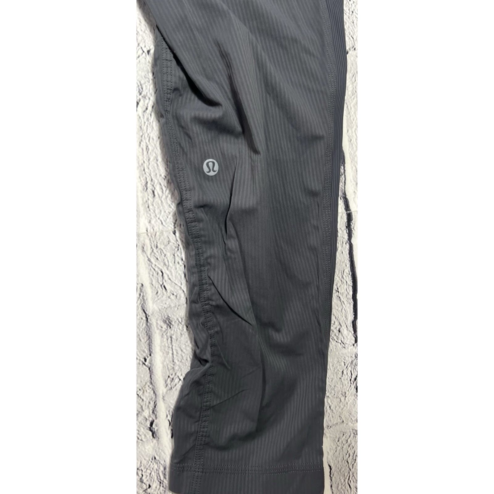 Lululemon Lululemon Street To Studio Pants 4 Women's Drawstring Ankle Gray Polyester Moisture Wicking Pockets Stretch Activewear Yoga Dance Regular Inseam 27 in Size 27" / US 4 / IT 40 - 6 Thumbnail