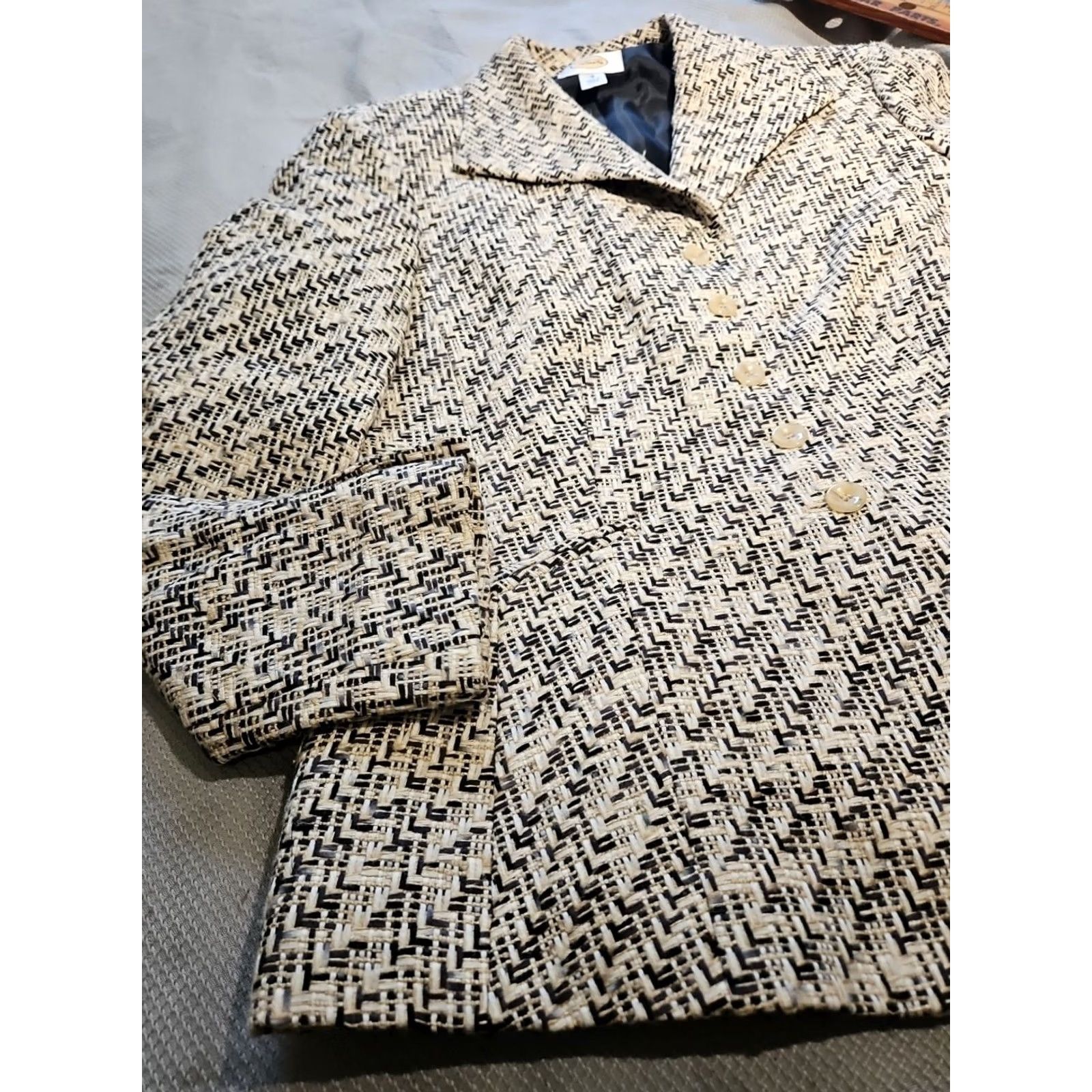 Talbots VINTAGE Talbots Womens Jacket Size 12 Beige Silk Blend Blazer Button Tan Top Blazer Jacket Size XL / US 12-14 / IT 48-50 - 3 Thumbnail