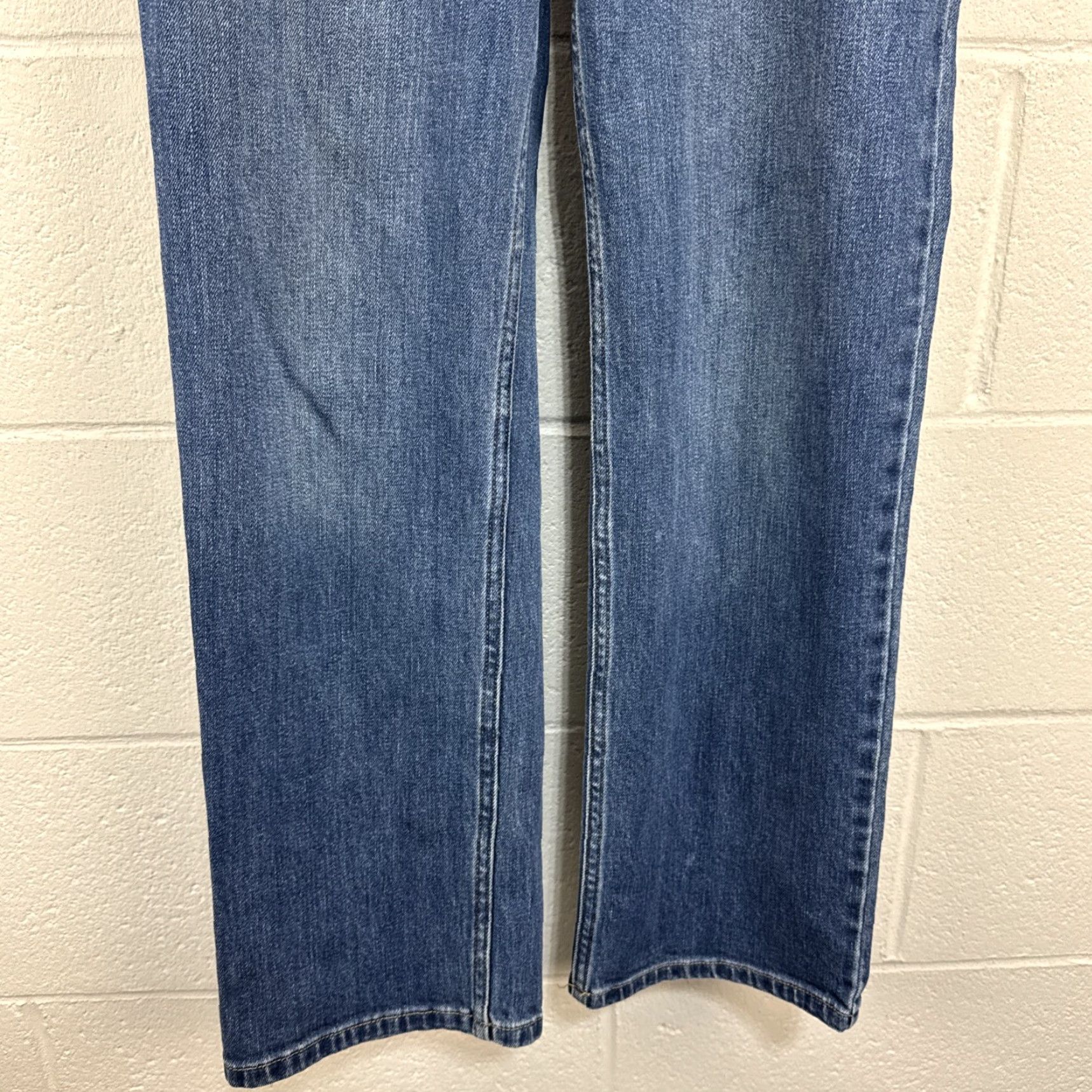 Carhartt Carhartt Jeans Women’s 8 Short Blue Denim Mid Rise Loose Fit Straight Leg 5-Pocket Zipper Button Logo Stretch Cowgirl Workwear Carhartt 102731 459 Size 40" / US 18 - 6 Thumbnail