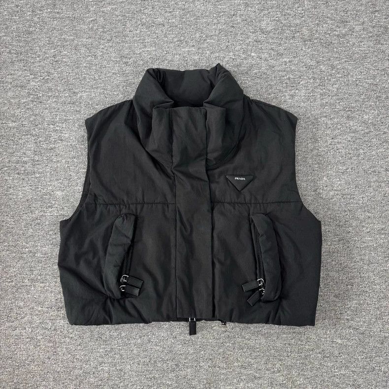 Prada Prada Size 38 Triangle logo short down vest size 38 2502- Size US XXS / EU 40 - 2 Thumbnail