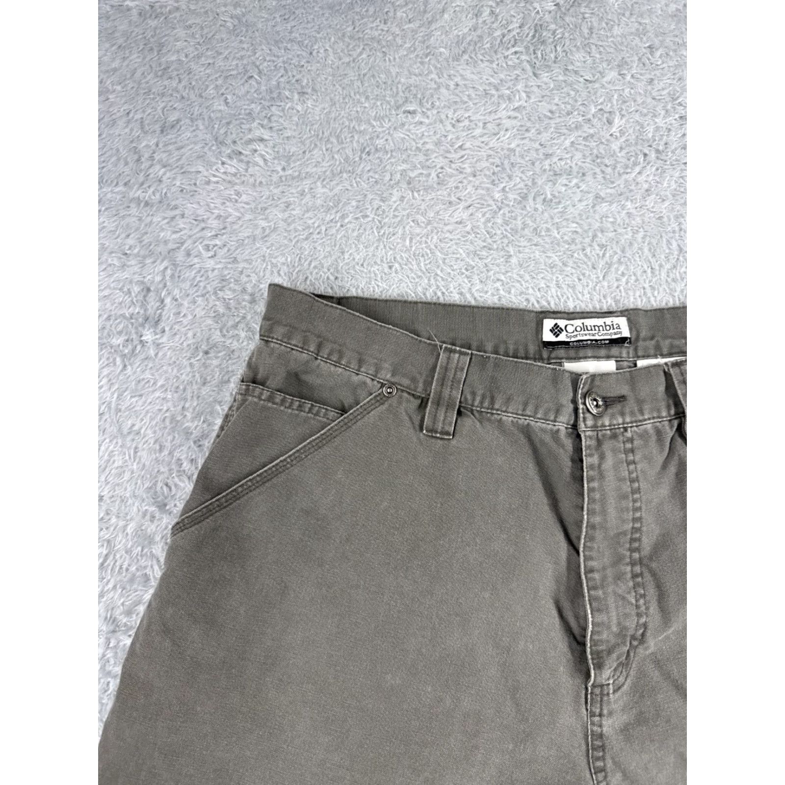 Vintage Columbia Mens Cargo Shorts Gray 36 Cotton Canvas Zip Front Belted Elastic Waist 10 Inseam Regular Beach Outdoor Fish Logo Pocket Cargo Casual Mens Size US 36 / EU 52 - 4 Thumbnail