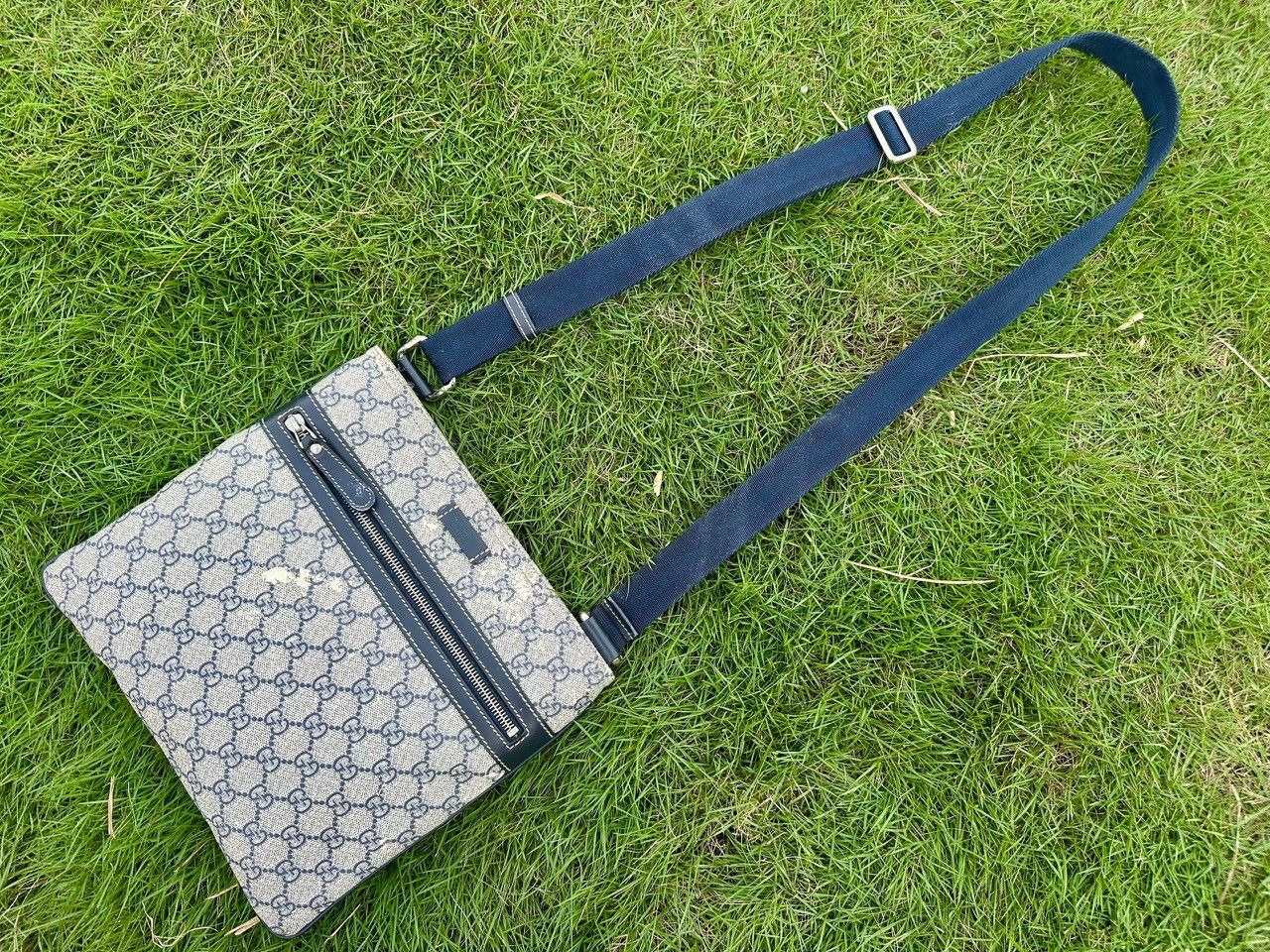 Gucci Authentic Gucci GG Supreme Medium Crossbody Bag Size ONE SIZE - 1 Thumbnail