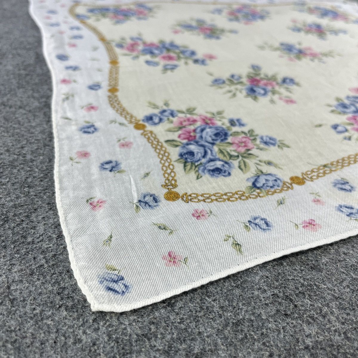 Burberry × Vintage Burberry Handkerchief / Bandana / Neckerchief B097 Size ONE SIZE - 7 Thumbnail
