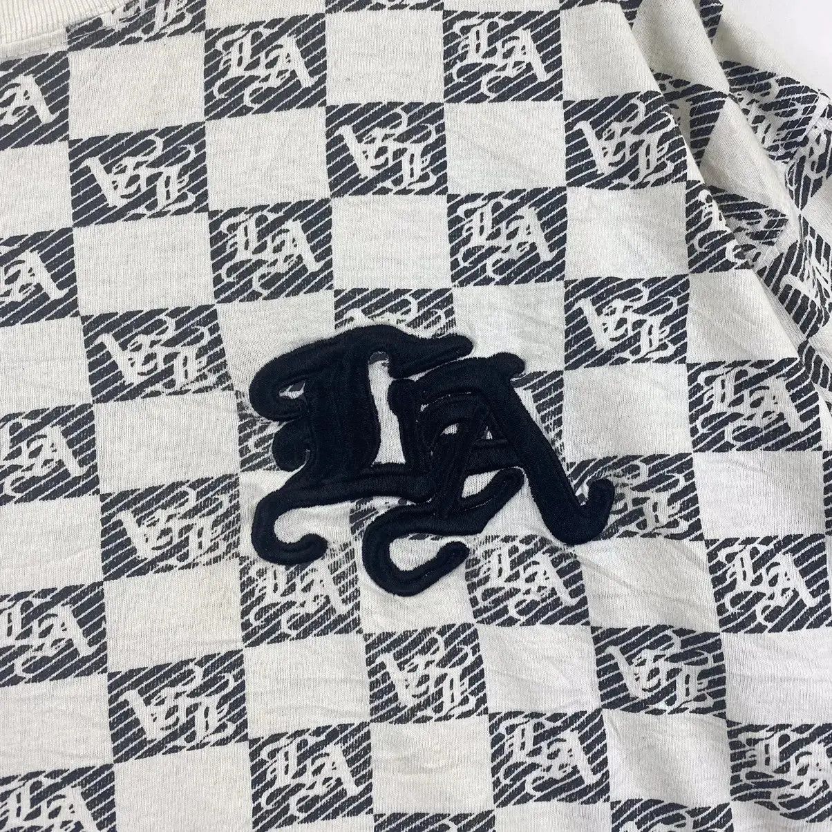Other LOS ANGELES SKATEBOARD Old English Text Monogram Tee Shirt Size US XXL / EU 58 / 5 - 4 Thumbnail