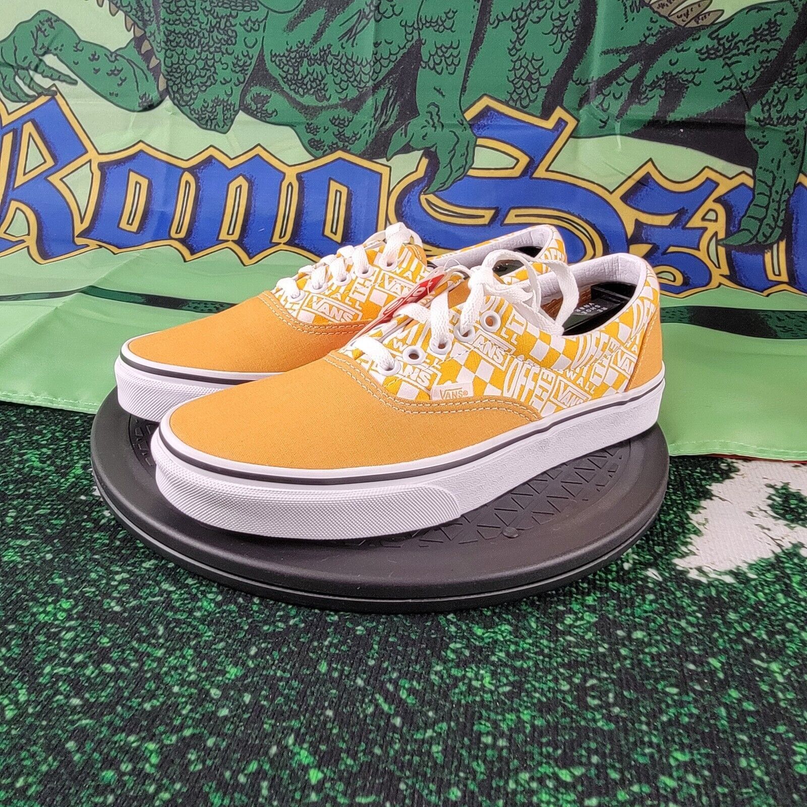 Vans Vans Unisex Era Sneakers Gold Nugget/Saffron Size:M9.5 W11 Size US 9.5 / EU 42-43 - 1 Thumbnail