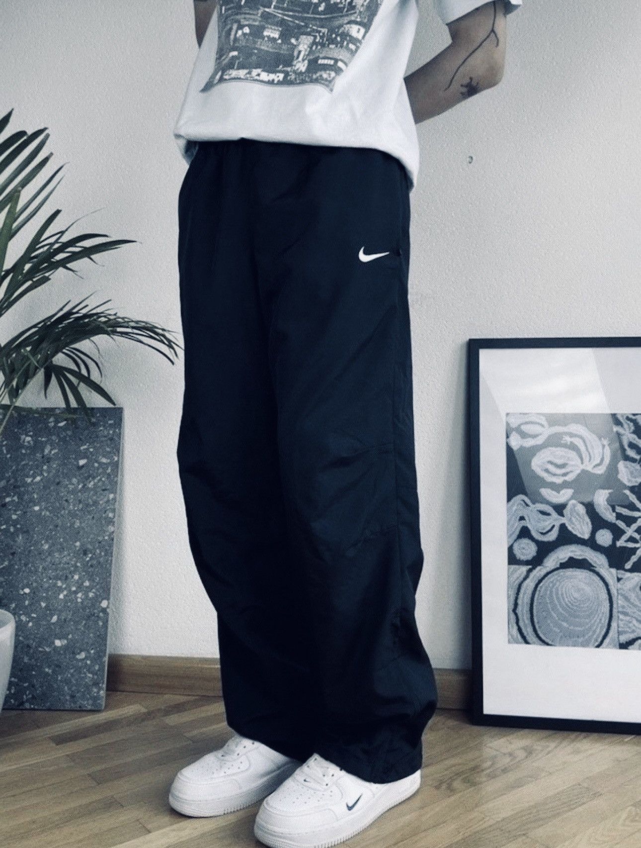 パンツ 90s archive nike wide nylon pants y2k M Vintage NIKE WIDE LEG LOOSE Black SWEATPANTS 90s Size XL Side