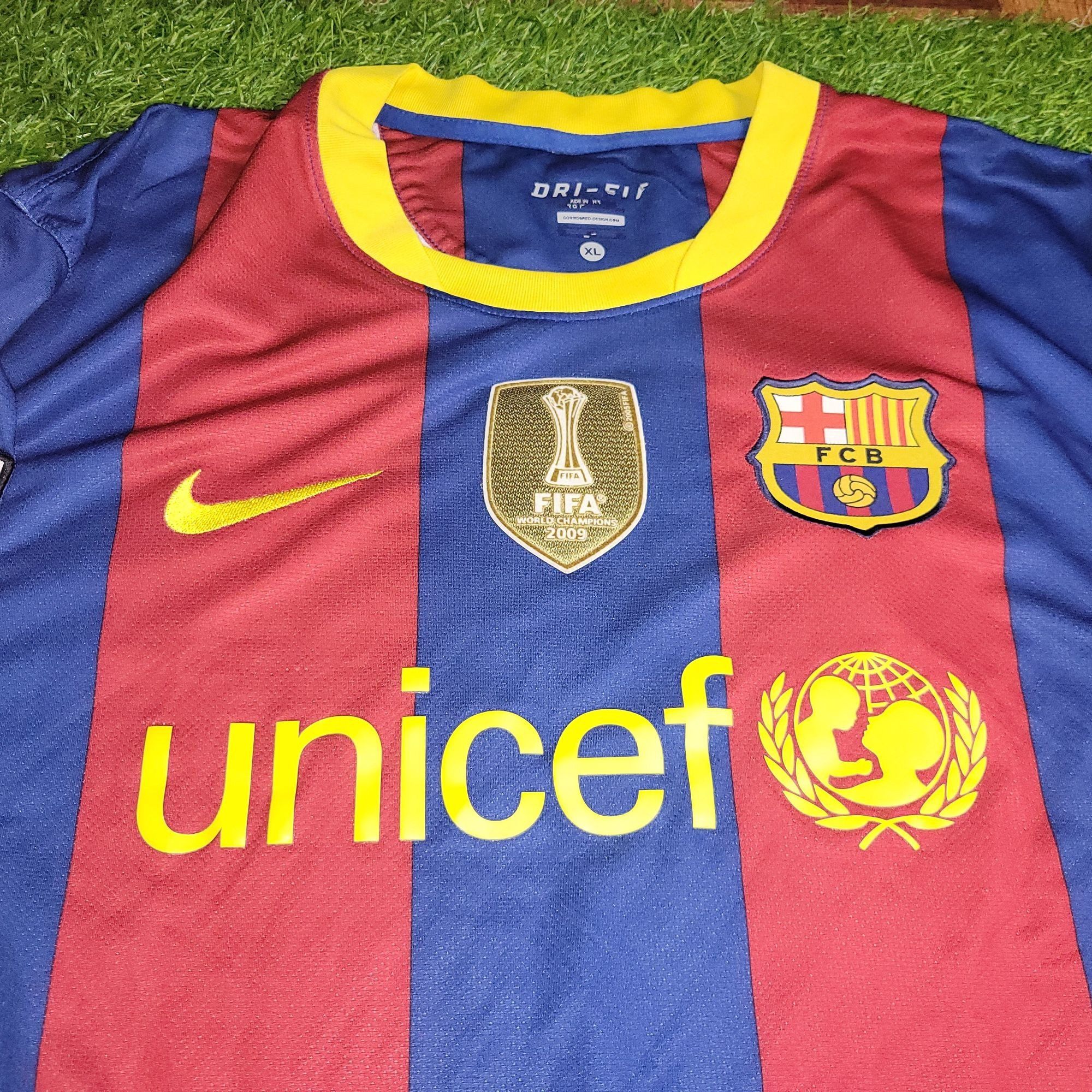 Nike Messi Barcelona 2010 2011 Soccer Jersey Shirt XL Size US XL / EU 56 / 4 - 3 Thumbnail
