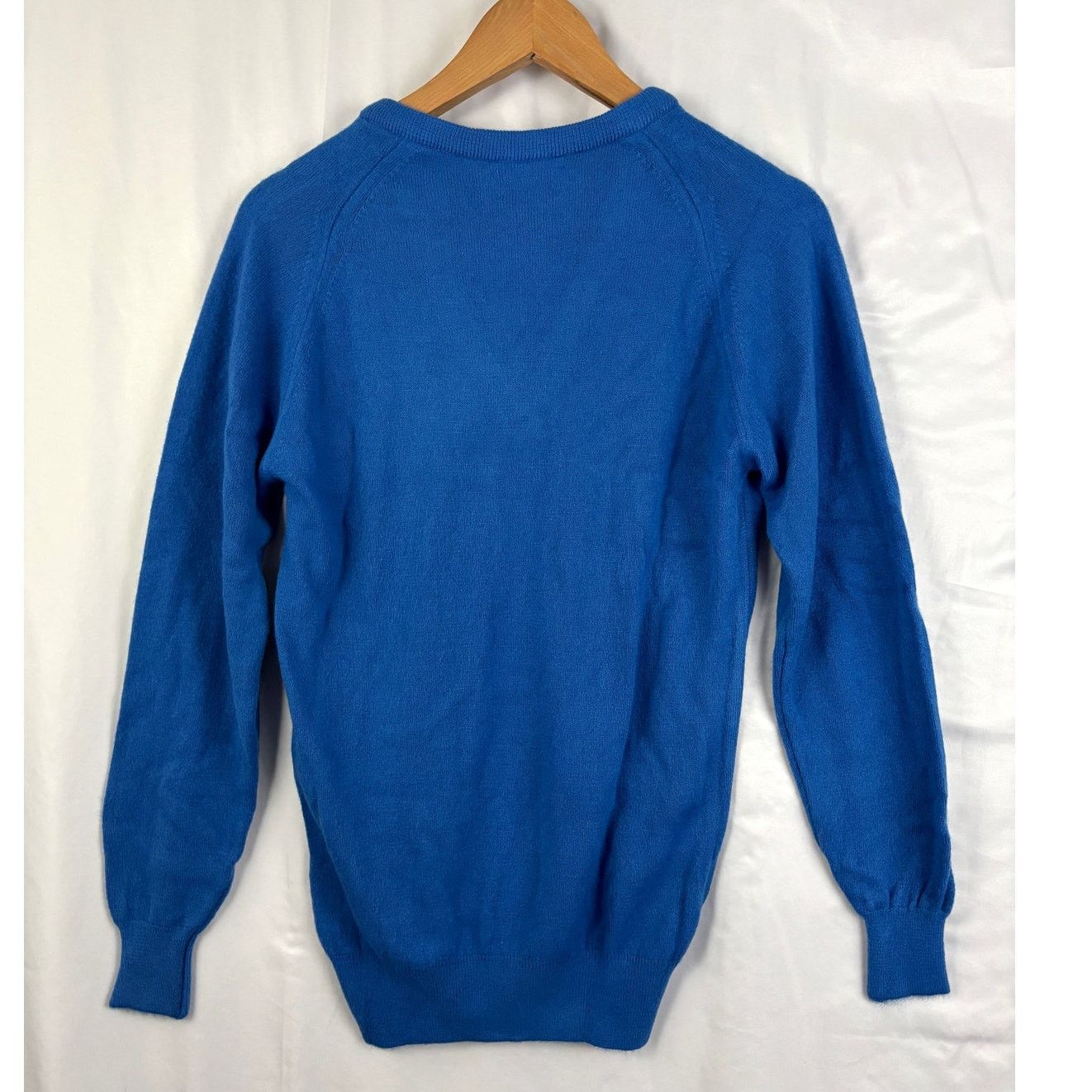 Hogan VTG Lady Hogan Sweater Small S Blue V-Neck Pullover NWT Size S / US 4 / IT 40 - 2 Thumbnail