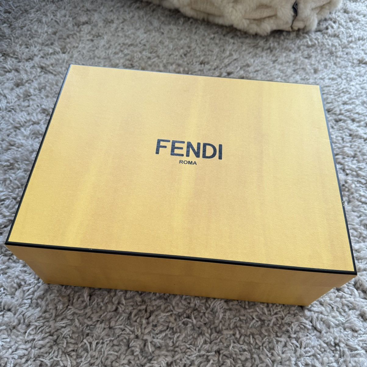 Fendi Fendi Roma sneakers size 42 US9 leather yellow mustard Size US 9 / EU 42 - 3 Thumbnail