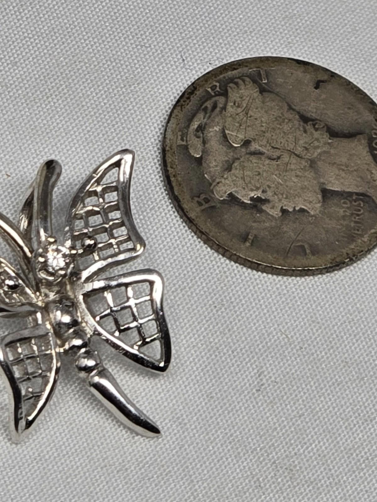 The Unbranded Brand ​Vtg 14k White Gold ~0.11ct Diamond Butterfly Pendant 2.2g Size ONE SIZE - 3 Thumbnail
