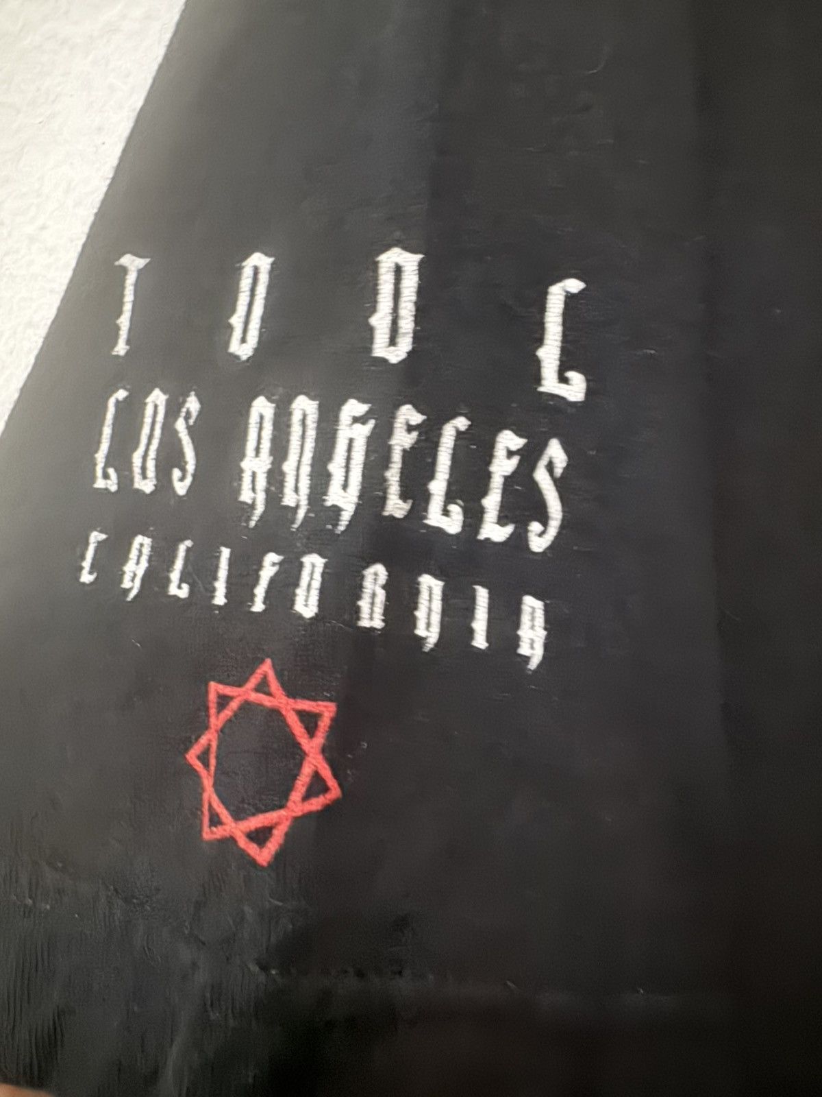 Band Tees Tool Rock Band Los California T shirt Size US XL / EU 56 / 4 - 5 Thumbnail