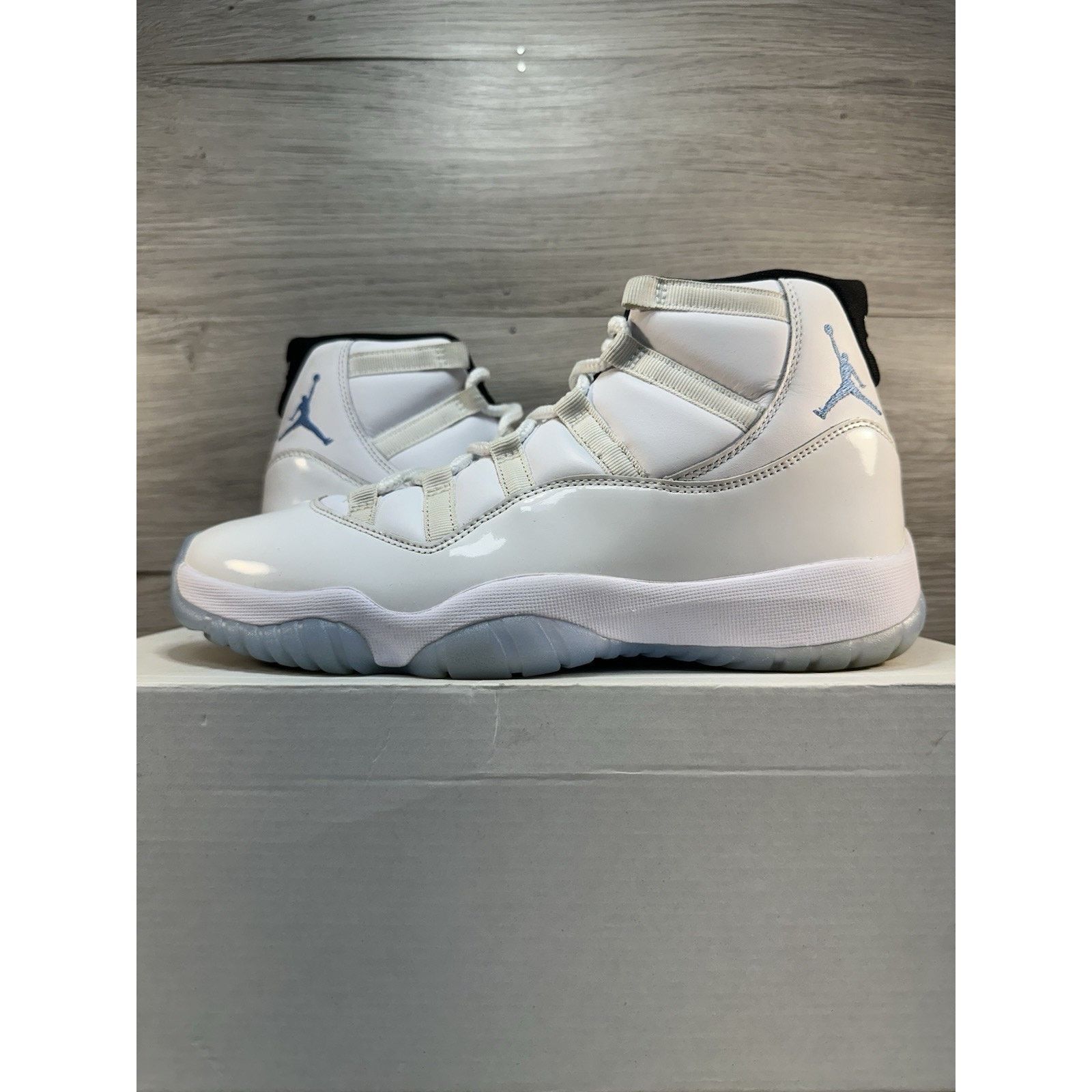 Jordan Brand Air Jordan 11 Retro Legend Blue/Columbia - Size 9 Size US 9 / EU 42 - 1 Thumbnail