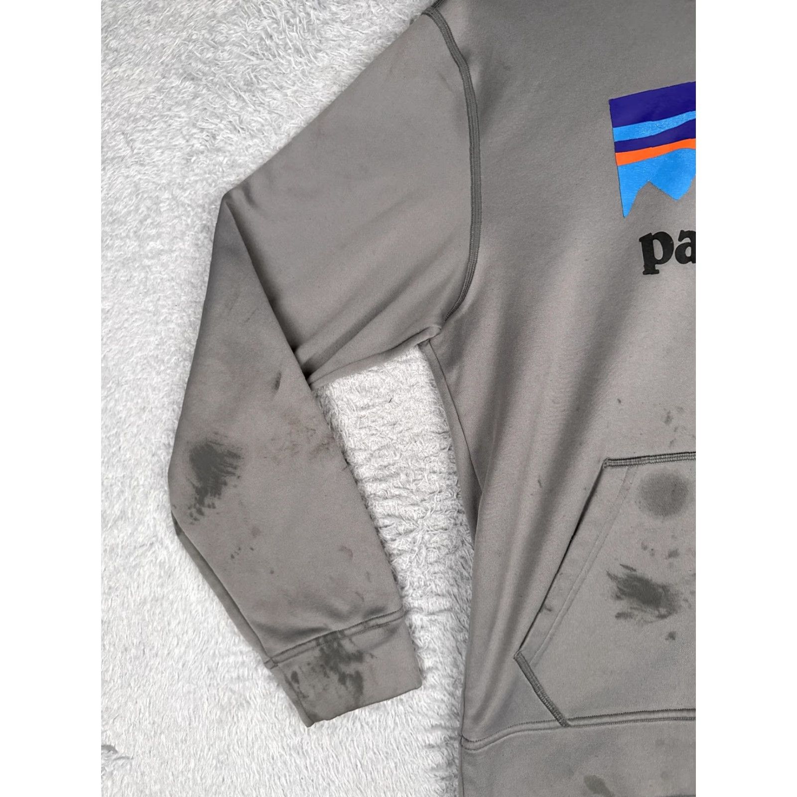 Patagonia Patagonia Hoodie Mens M Gray P-6 Logo Graphic Pullover Sweatshirt Fleece Kangaroo Pocket Regular Fit Active Outdoor Size US M / EU 48-50 / 2 - 3 Thumbnail