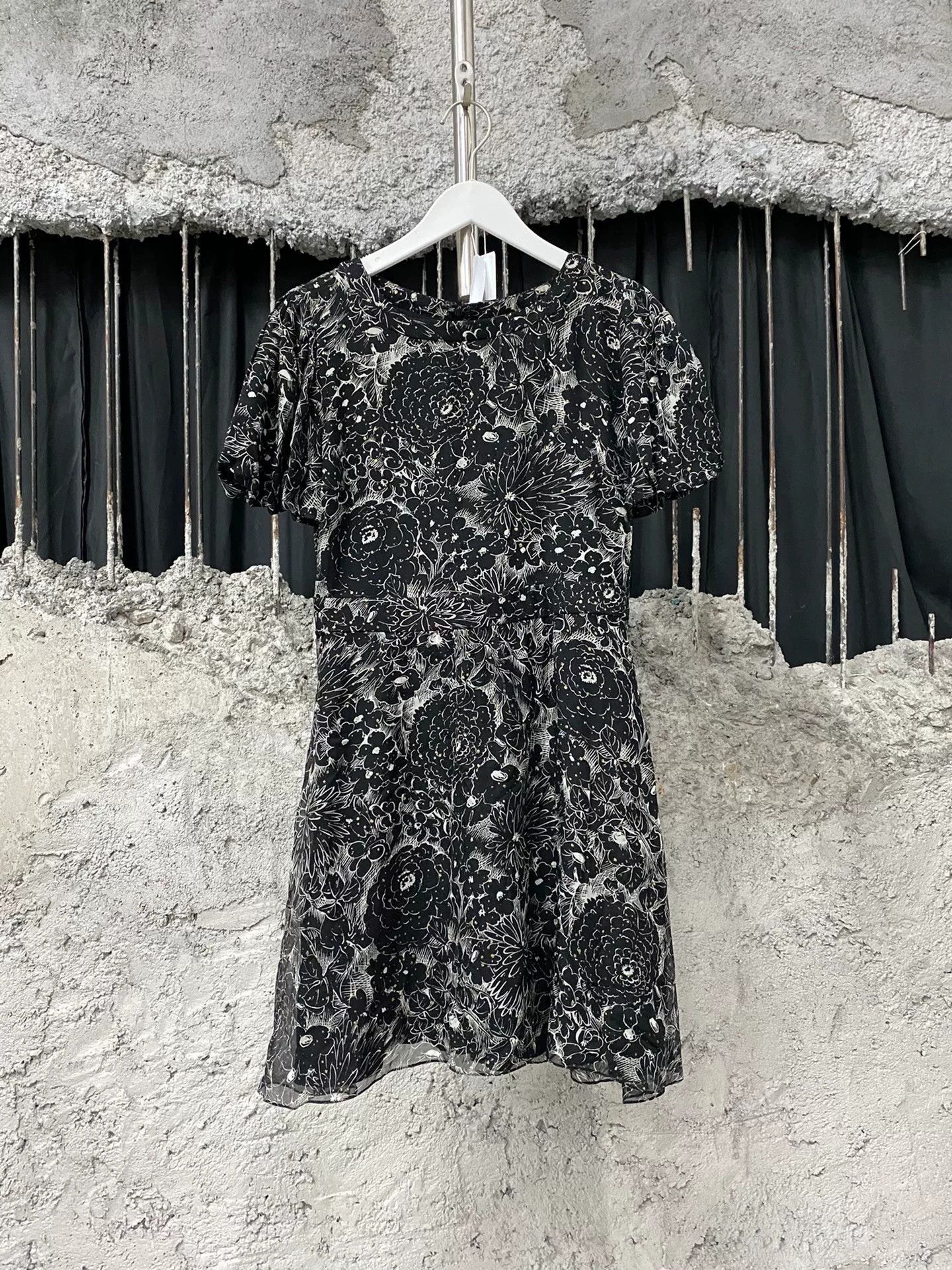 Saint Laurent Paris Saint Laurent SLP Black White Floral Dress. Size S / US 4 / IT 40 - 1 Thumbnail