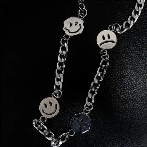 Jewelry Smiley Face Pendant Necklace Chain Size ONE SIZE - 4 Thumbnail