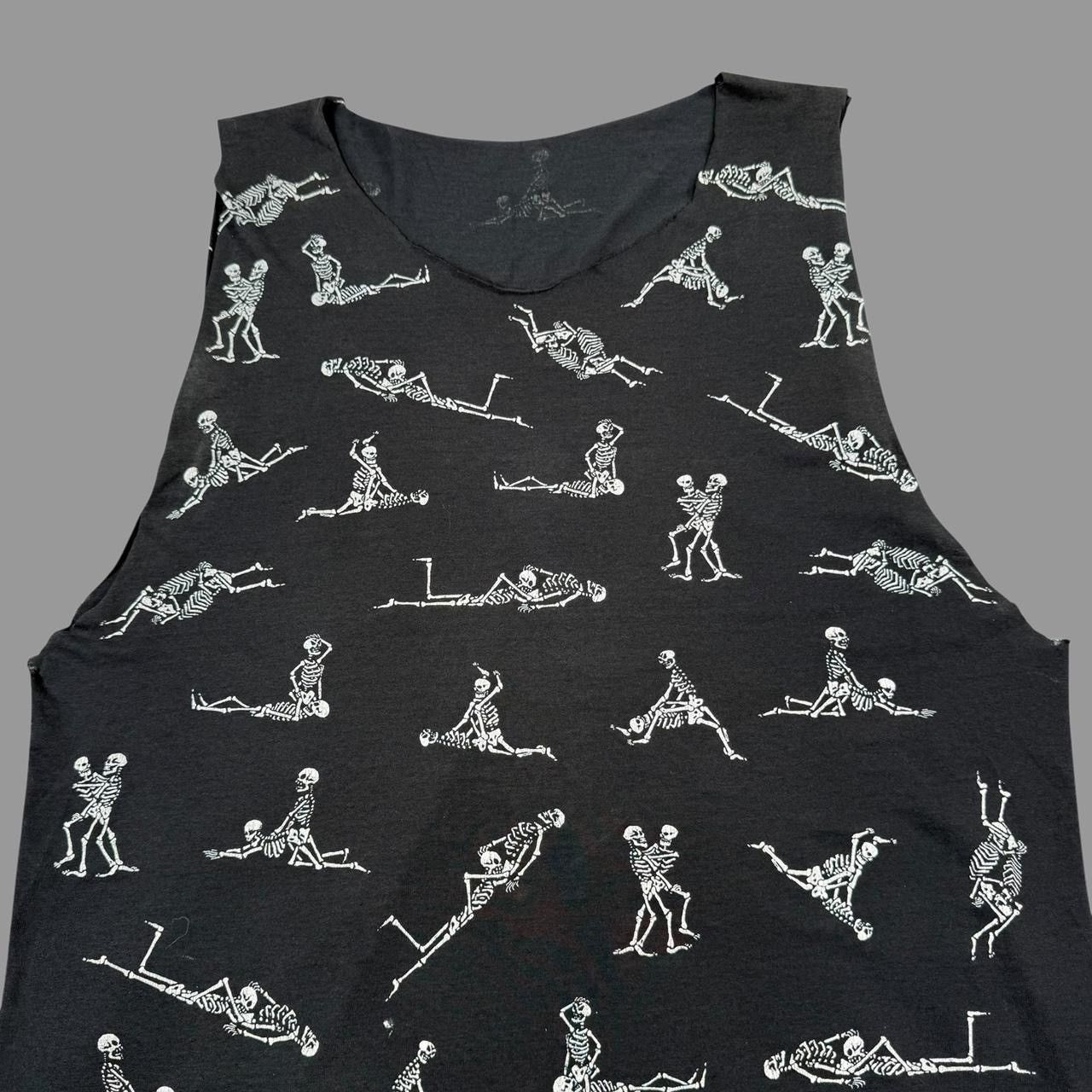 Vintage Vintage 1990s fashion victim cutoff tshirt Size US L / EU 52-54 / 3 - 4 Thumbnail