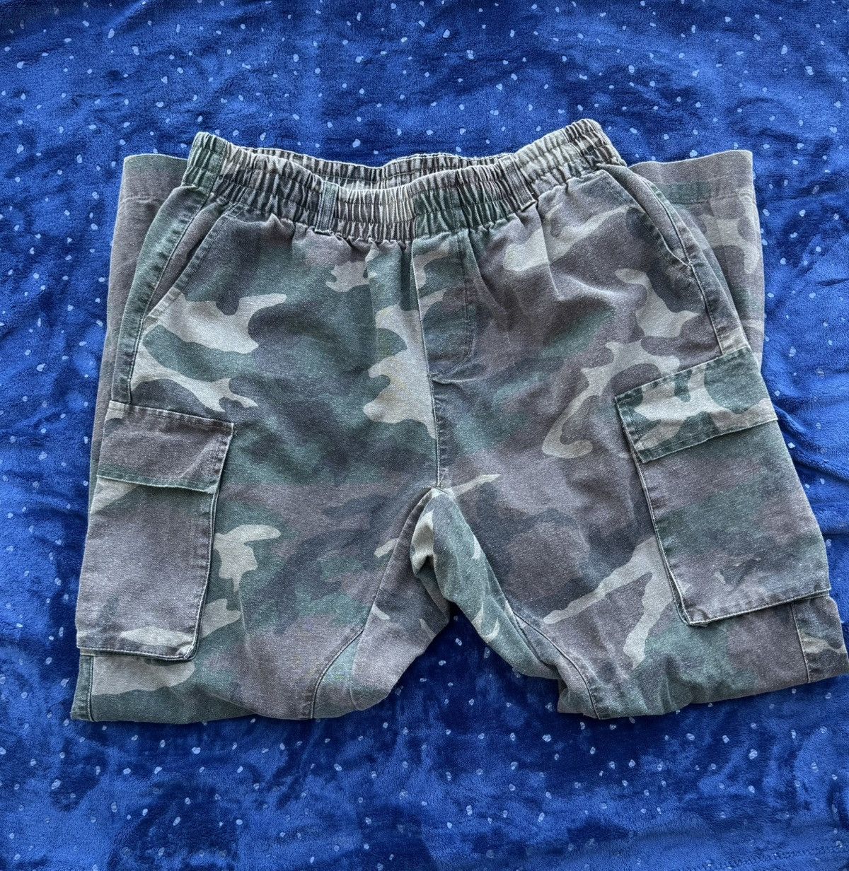 Vintage Camo wide leg cargos Size US 34 / EU 50 - 1 Thumbnail