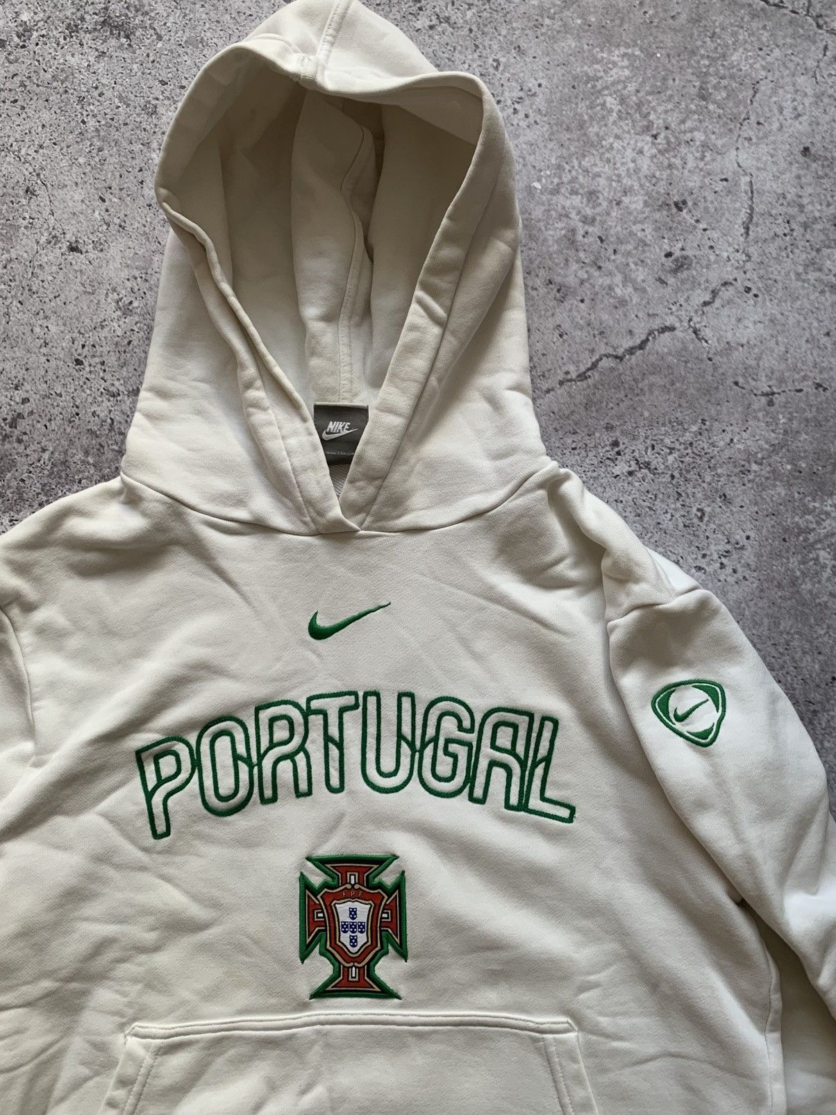 Nike 🔥NIKE PORTUGAL VINTAGE 00’s BLOCKECORE SOCCER HOODIE Size US S / EU 44-46 / 1 - 5 Thumbnail