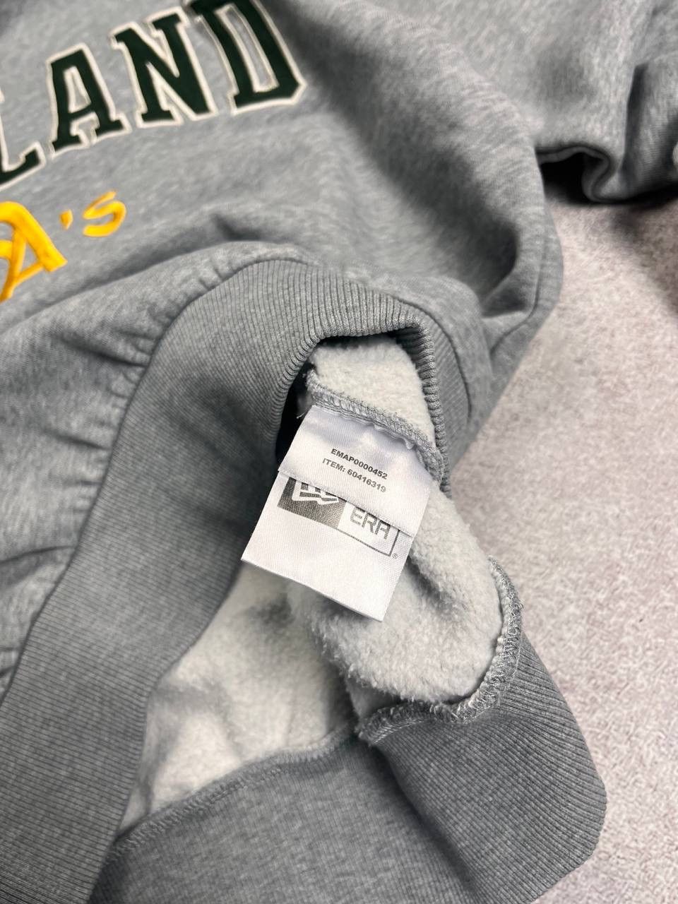 Vintage ⚡️QUICK SALE⚡️VINTAGE NEW ERA OAKLAND A's BOXY SWEATSHIRT Size US M / EU 48-50 / 2 - 4 Thumbnail