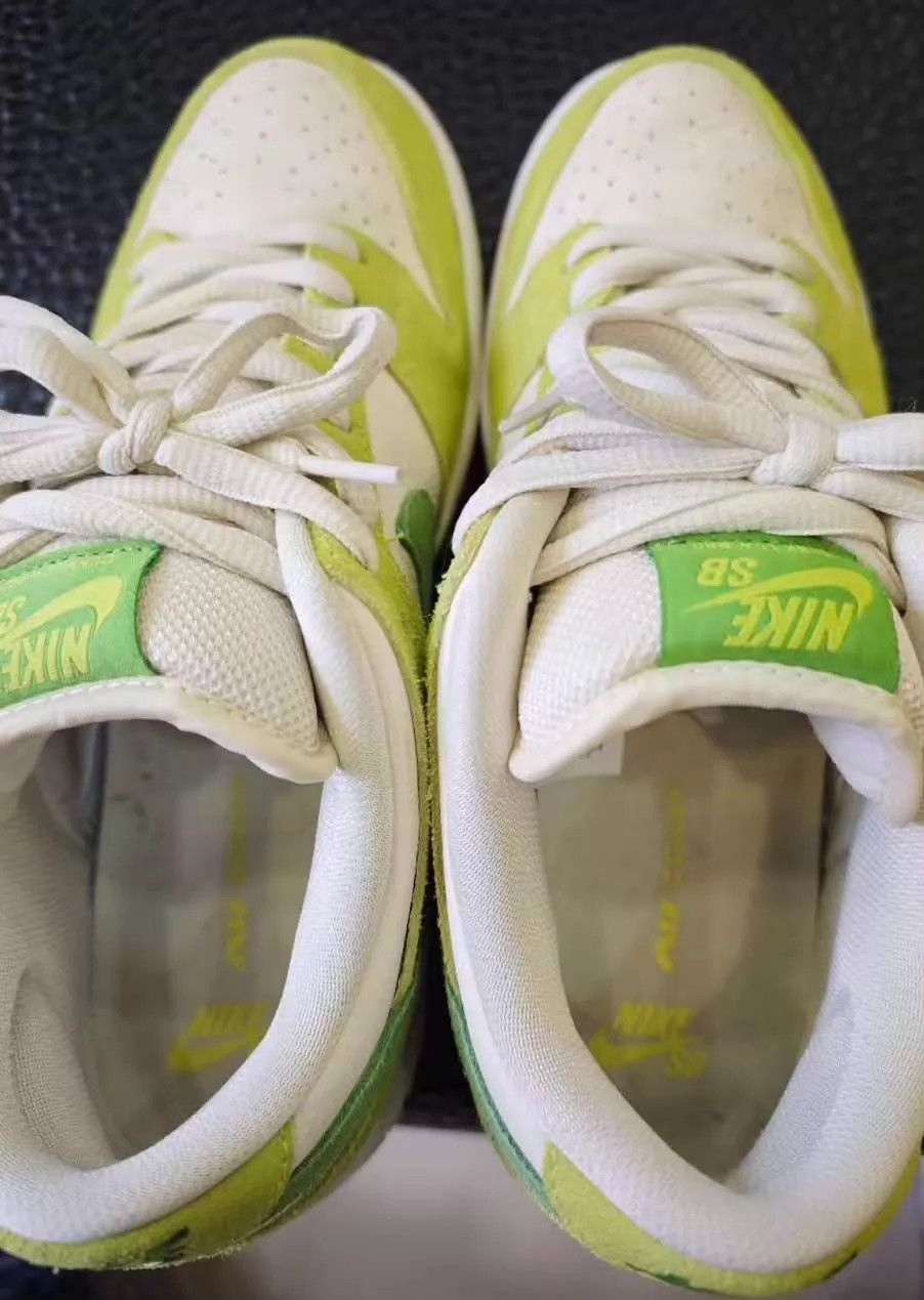 Nike Nike SB Dunk Low White Green Apple DM0807-300 Size US 9.5 / EU 42-43 - 3 Thumbnail