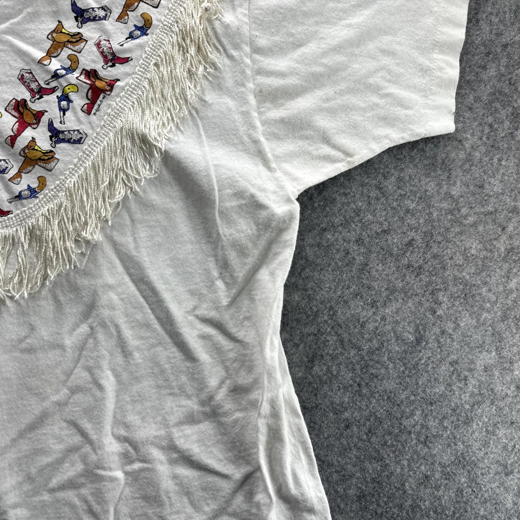 Vintage VINTAGE Buffalo Shirt Womens Large White Fringe Western Cowboy Pistols 90s USA Shirt Womens Large White Fringe Western Cowboy Pistols 90s USA Size L / US 10 / IT 46 - 6 Thumbnail