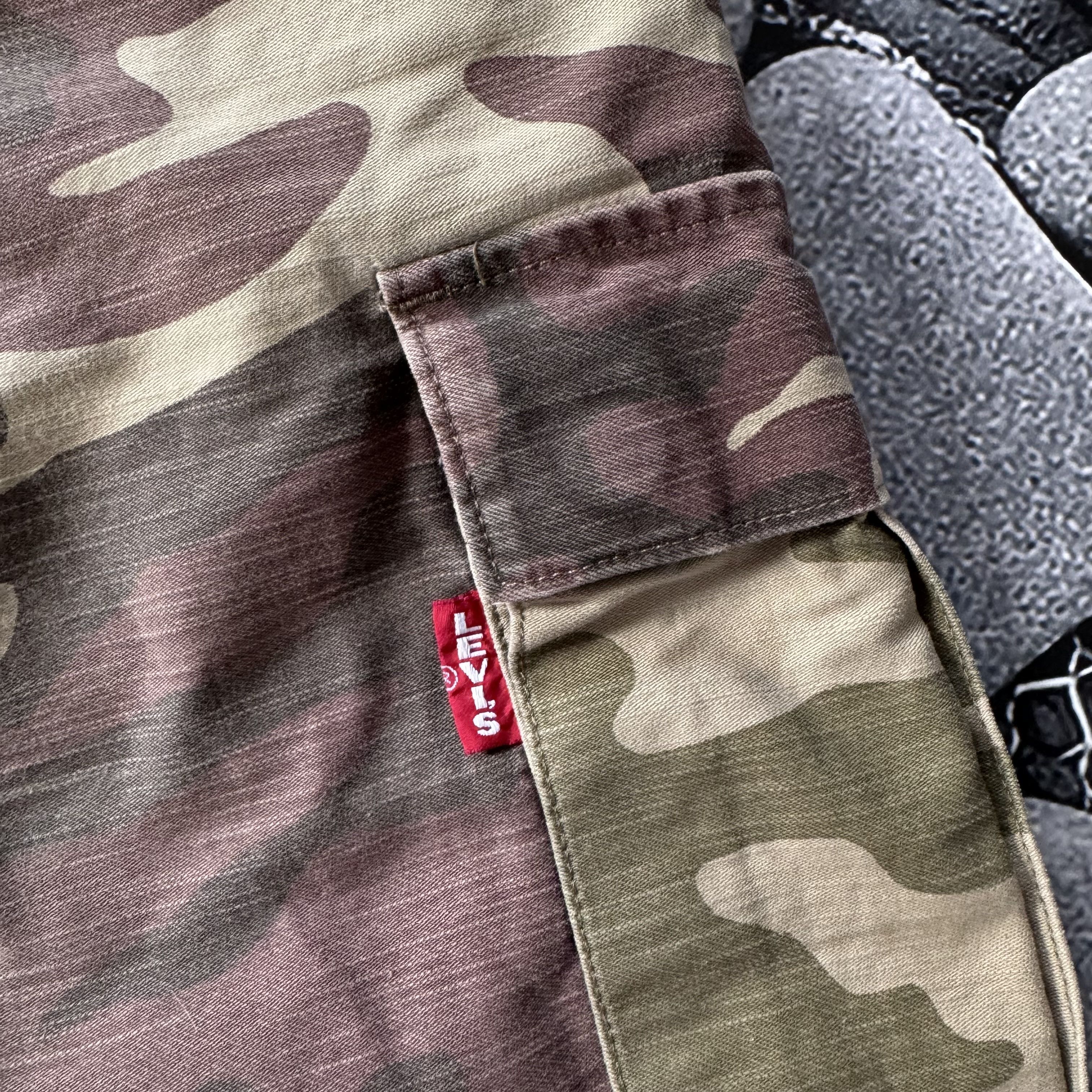 Levi's LEVI'S CAMO CARGO PANTS MILITARY VINTAGE Size US 32 / EU 48 - 4 Thumbnail