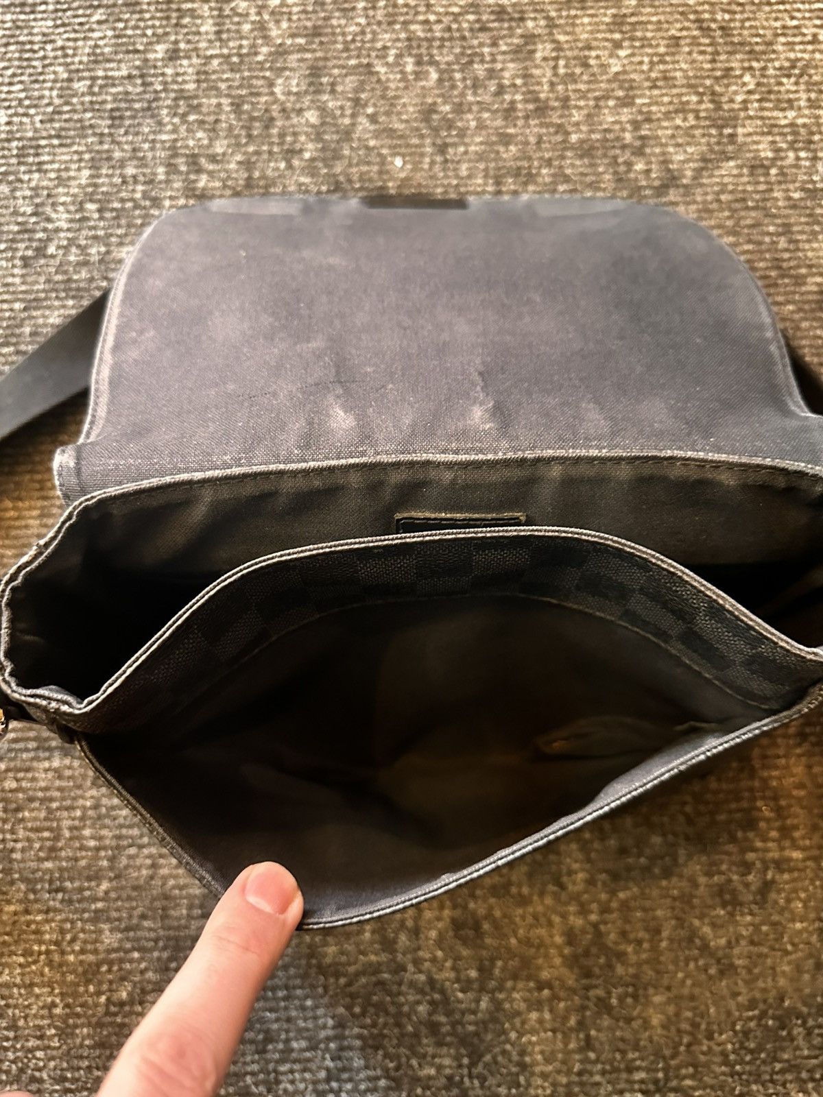 Louis Vuitton Louis Vuitton Damier Graphite Canvas District PM Bag Size ONE SIZE - 10 Thumbnail