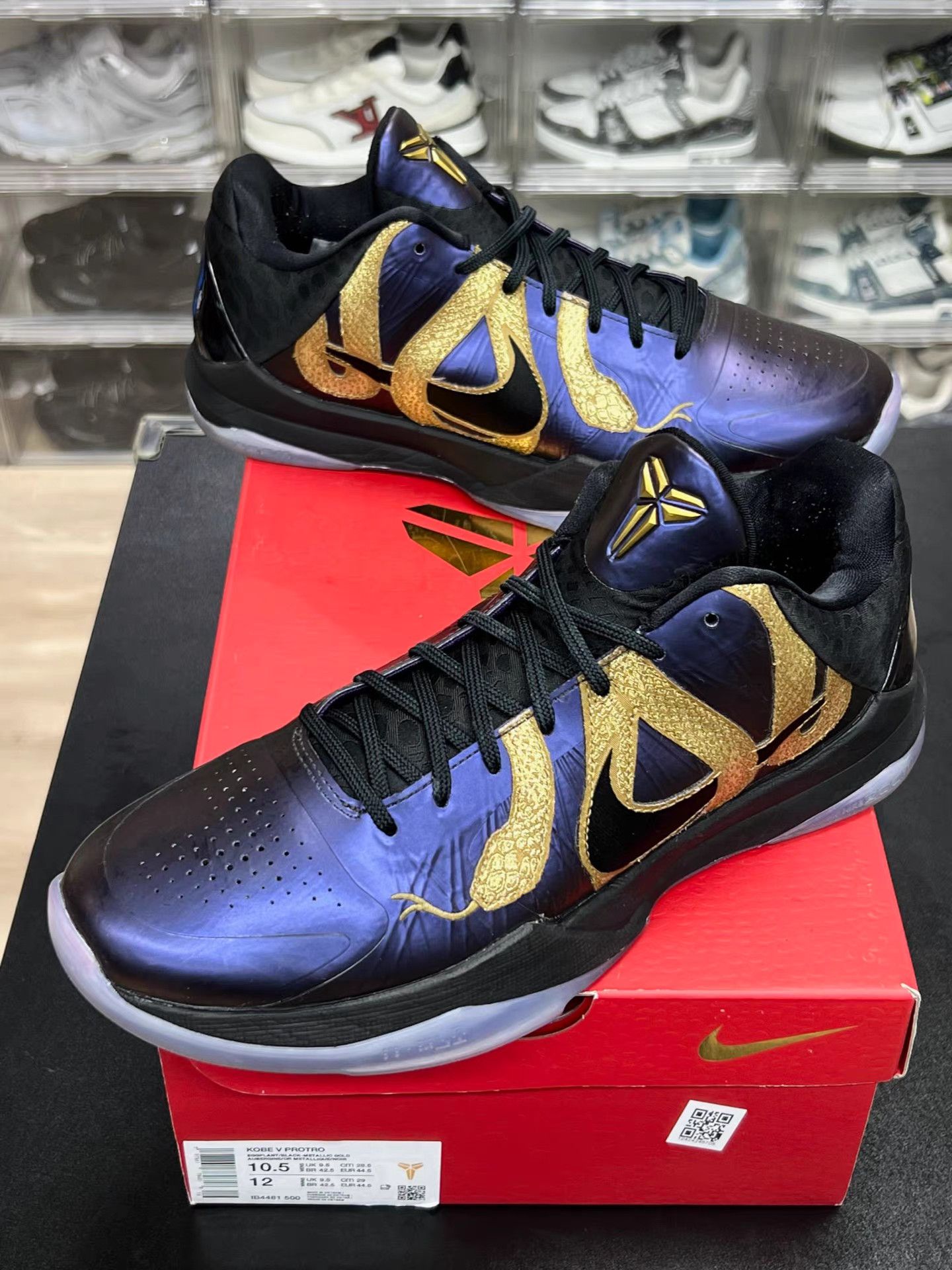 Nike Nike ZK5 Year of the Mamba Black Purple Gold K15 Size US 11.5 / EU 44-45 - 1 Thumbnail