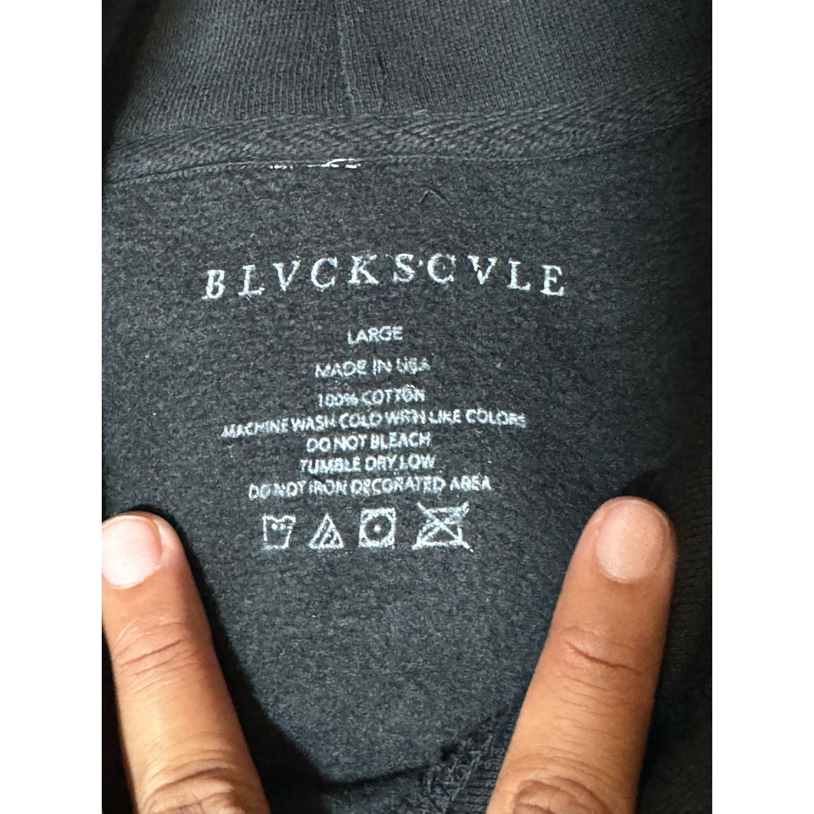 Unknown London Black Scale Flower Wreath Black Pullover Hoodie Men’s Size L Size US L / EU 52-54 / 3 - 7 Thumbnail