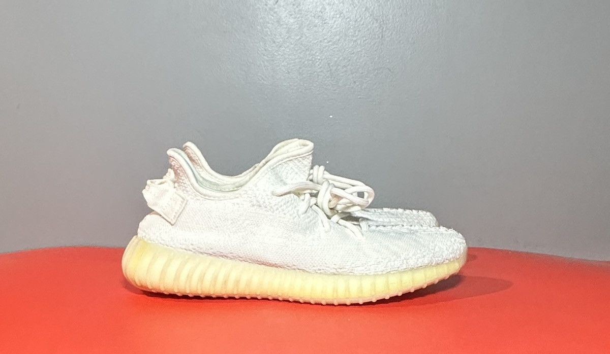 Yeezy Size 8 - Adidas Yeezy Boost 350 V2 Low Cream White Size US 8 / EU 41 - 1 Thumbnail