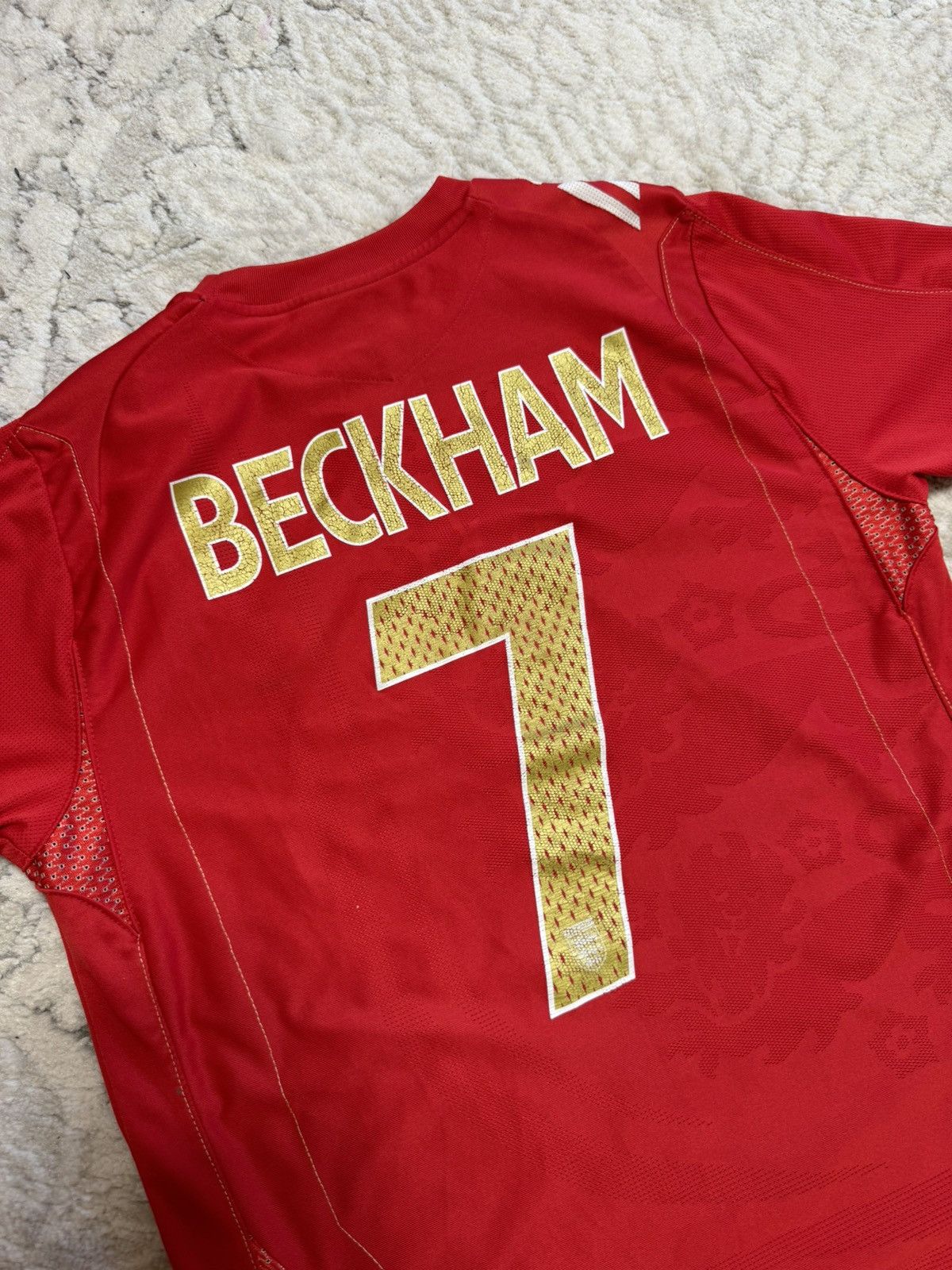 Umbro ENGLAND UMBRO 2006/2008 FOOTBALL AWAY JERSEY #7 BECKHAM Size US S / EU 44-46 / 1 - 5 Thumbnail
