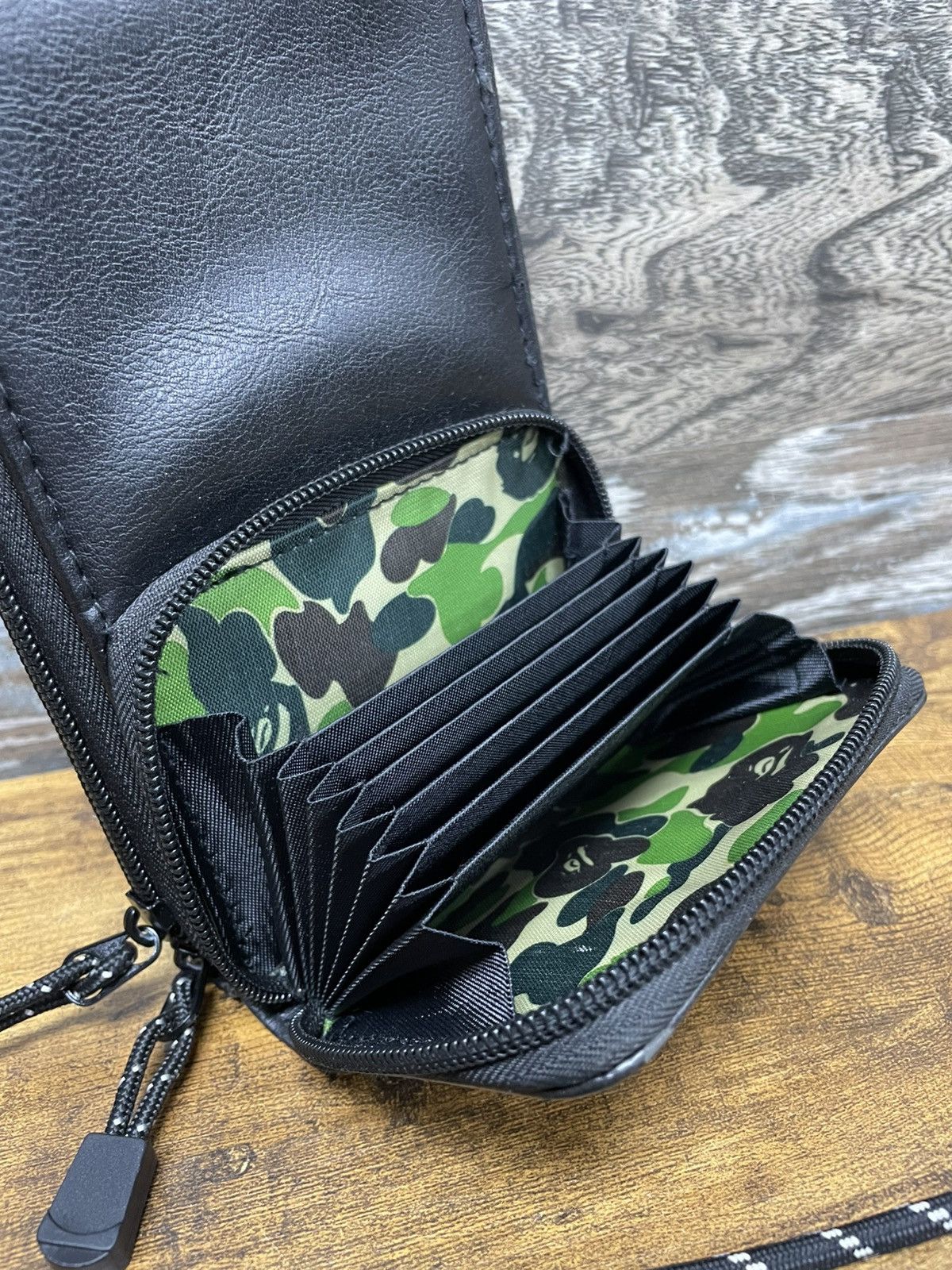 Bape OS - “ A Bathing Ape “ Phone Side Bag Size ONE SIZE - 4 Thumbnail