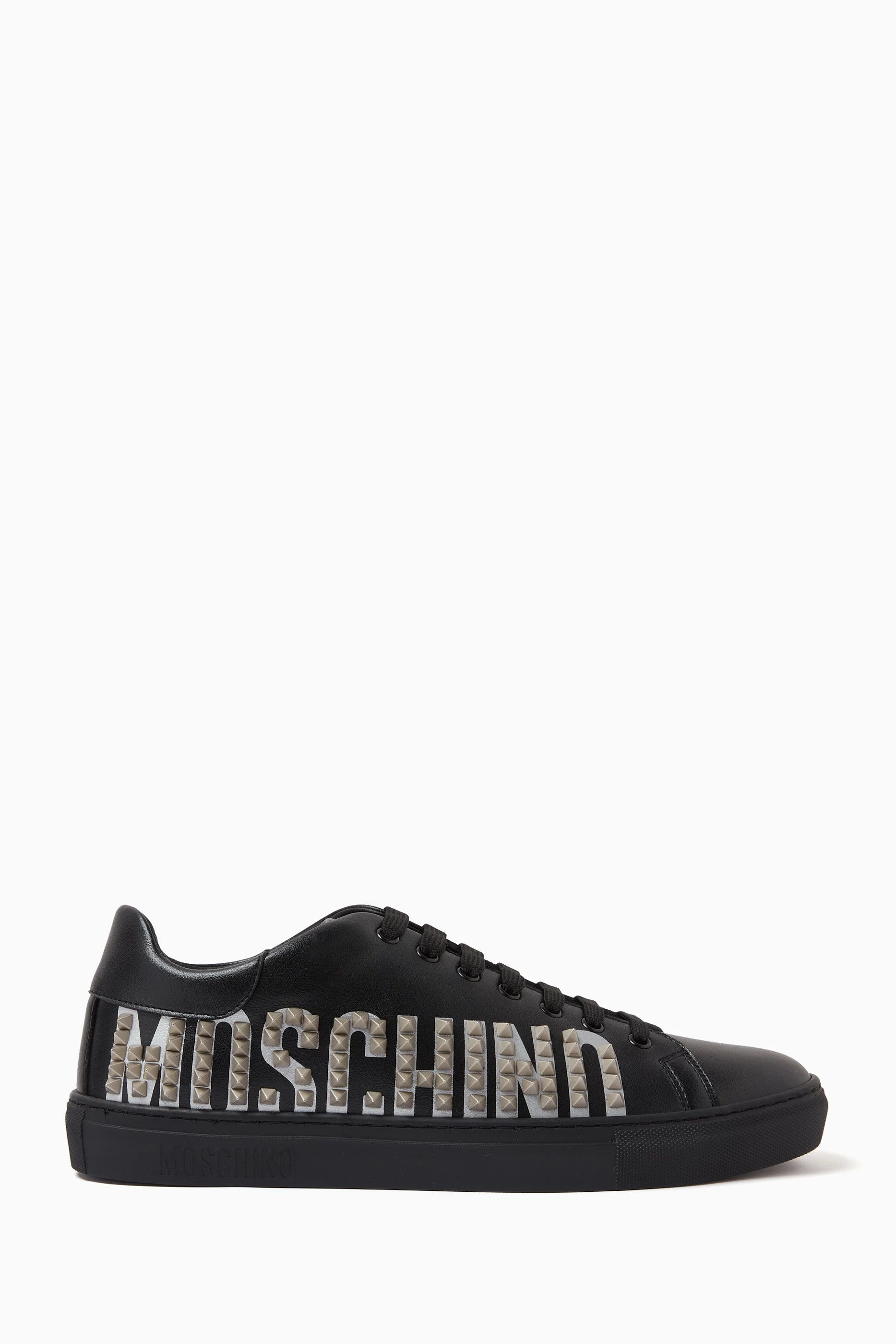 o1y0225 Logo Low-Top Sneakers in Black