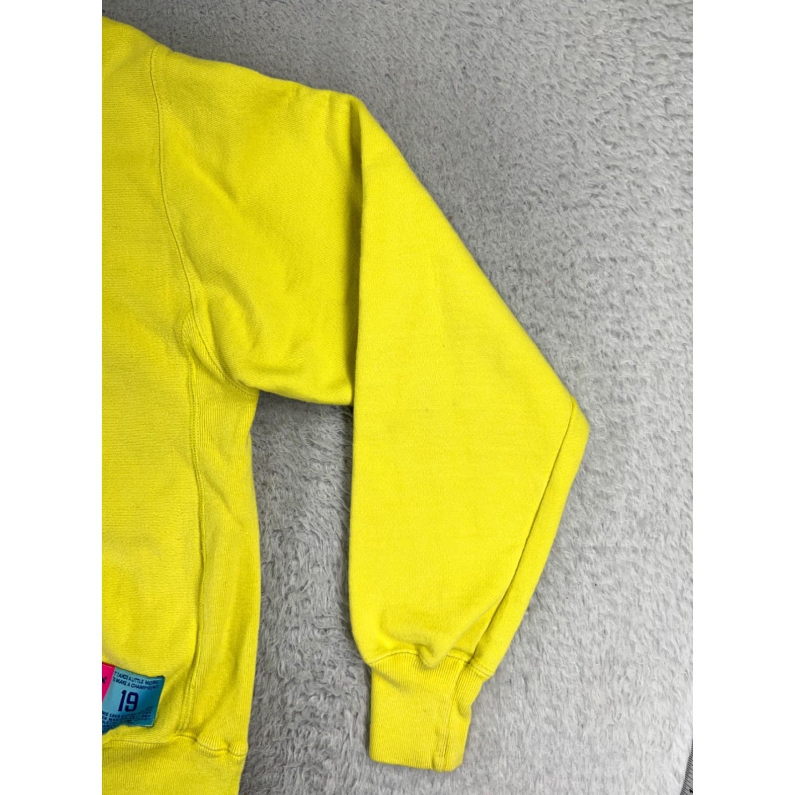 Champion Champion Sweater Adult Medium Yellow Logo Sweatshirt Crew Neck Pullover Casual, Travel, Workwear Men M Yellow 90s? Size US M / EU 48-50 / 2 - 2 Thumbnail