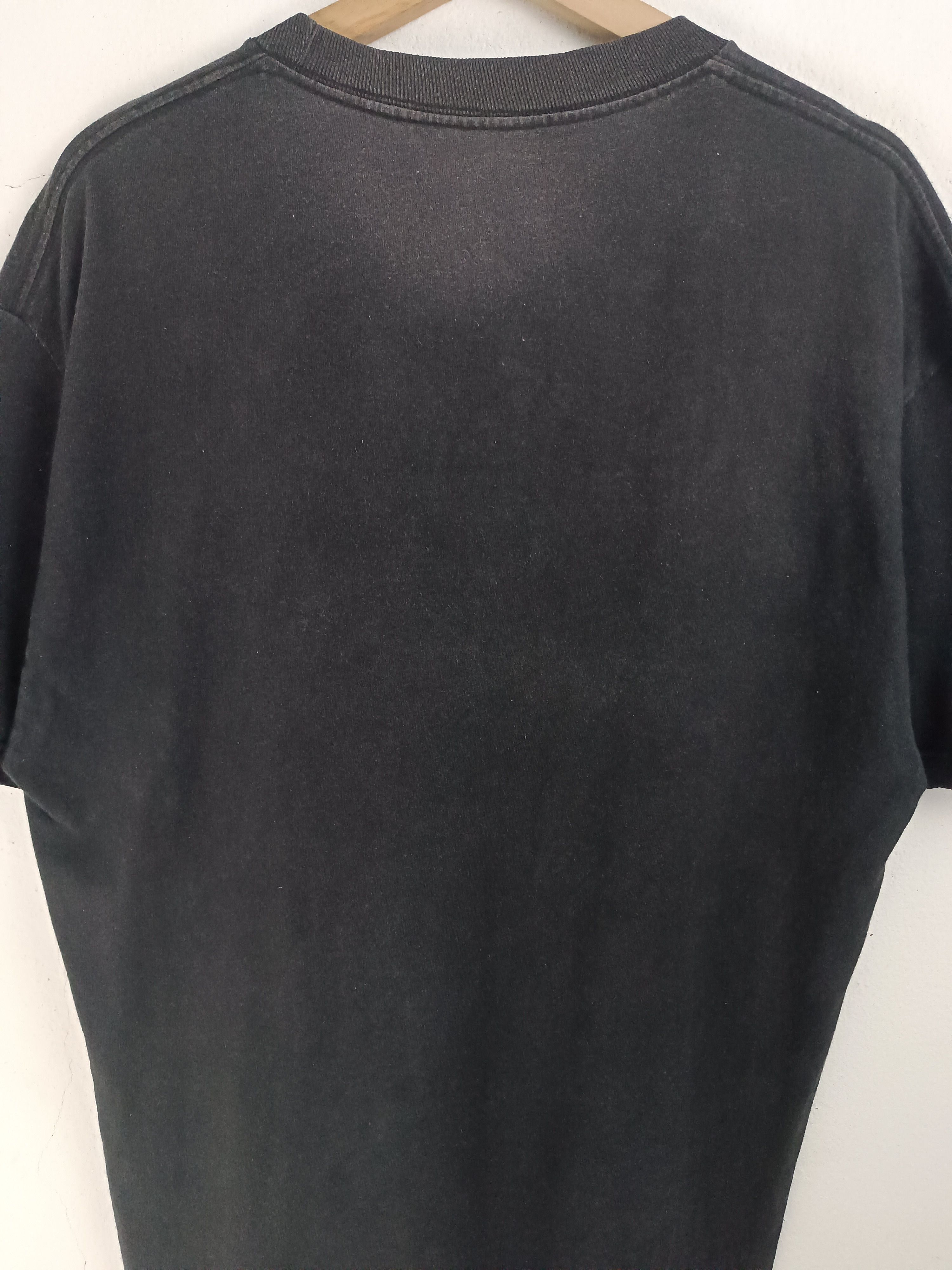 Diamond Supply Co. THRASHED FADED DIAMOND SUPPLY CO FINGER TEE VERY RARE Size US L / EU 52-54 / 3 - 18 Thumbnail
